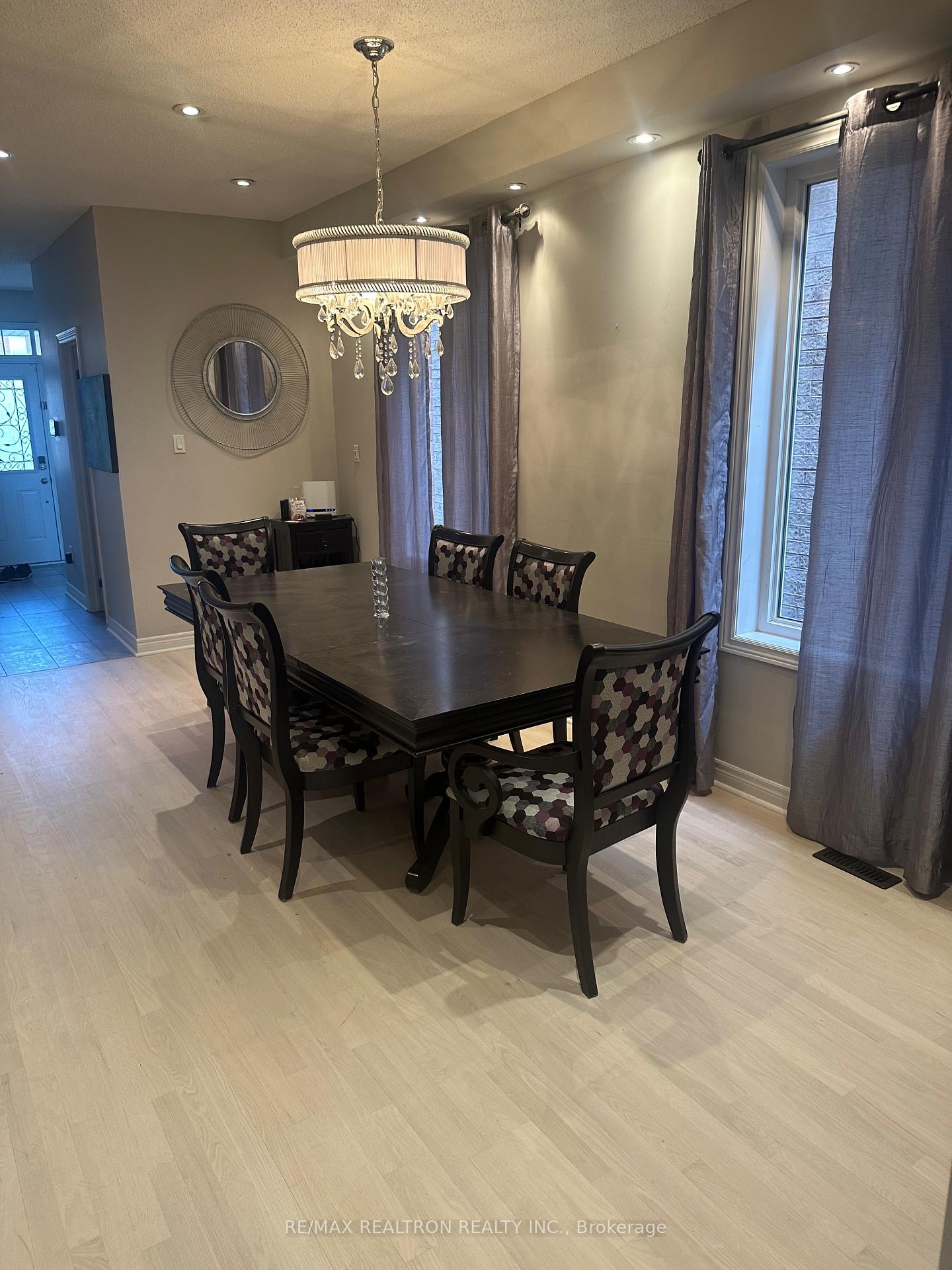 Photo 25 of 115 Laramie Crescent, Vaughan, Patterson — HOMEH