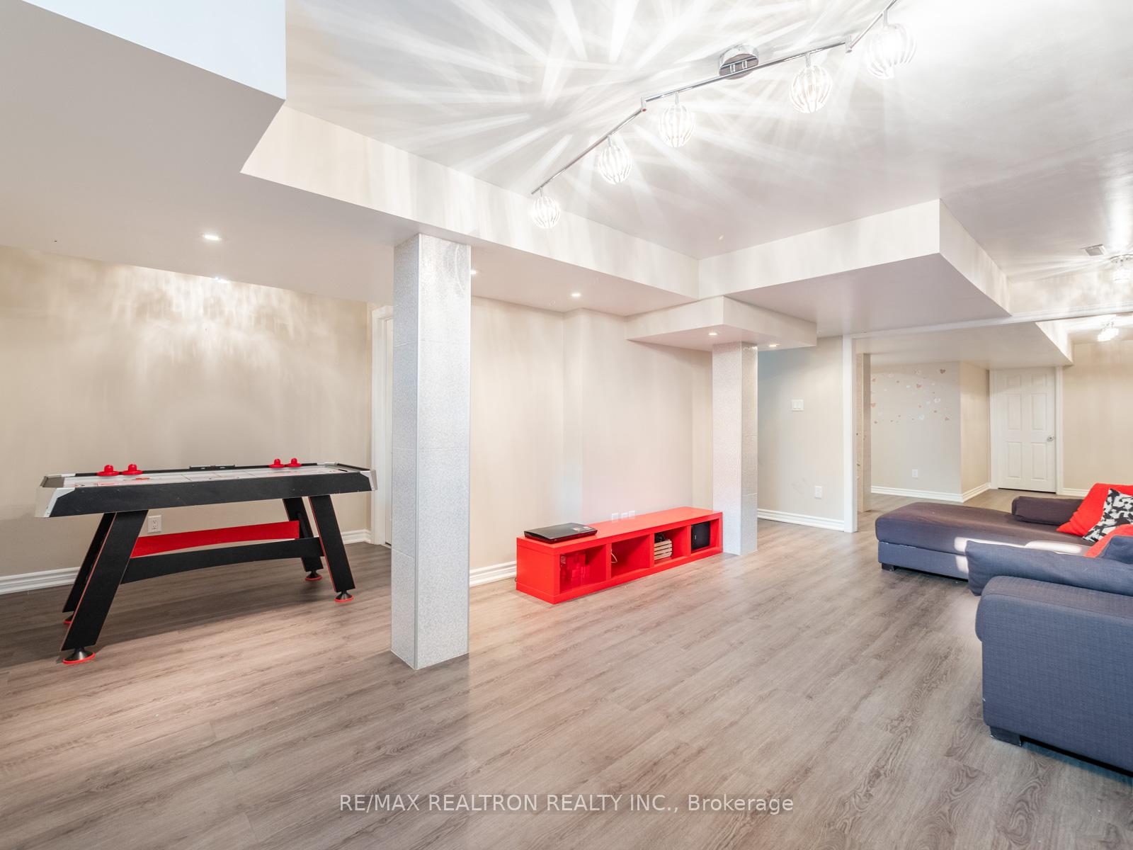 Photo 29 of 115 Laramie Crescent, Vaughan, Patterson — HOMEH