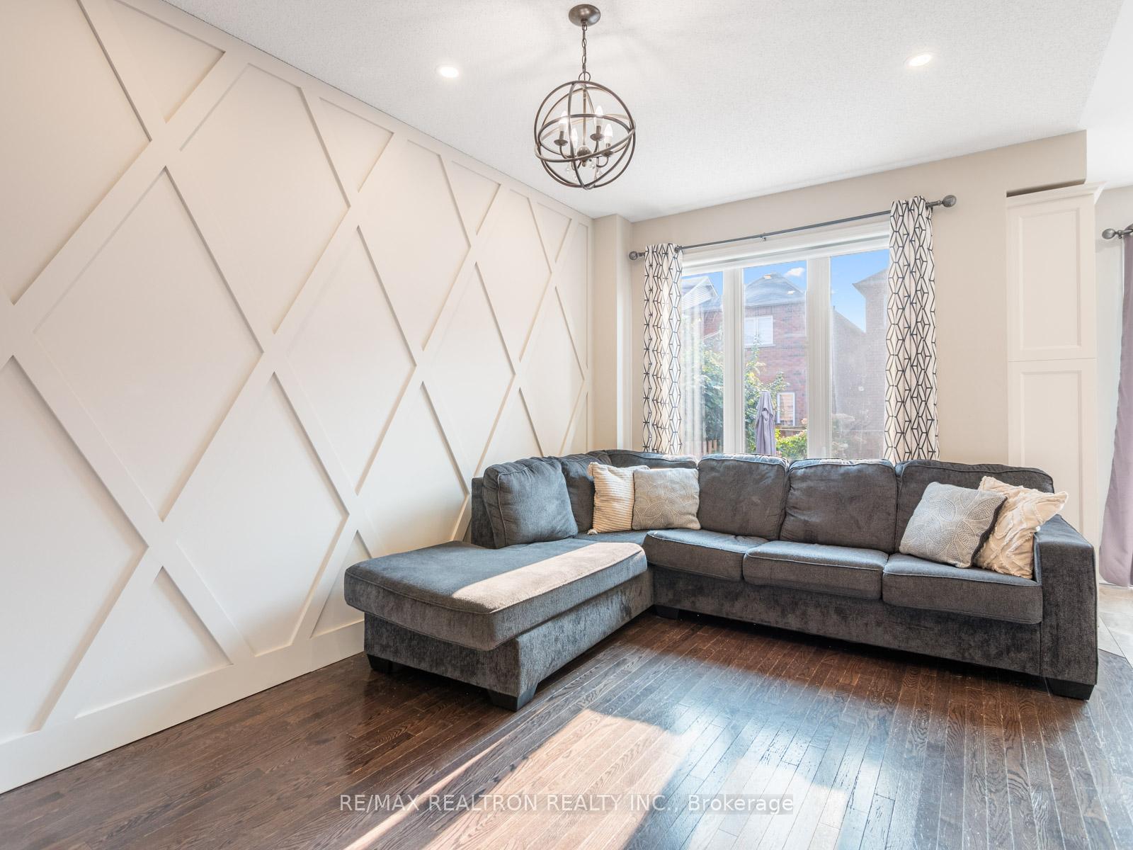 Photo 21 of 115 Laramie Crescent, Vaughan, Patterson — HOMEH