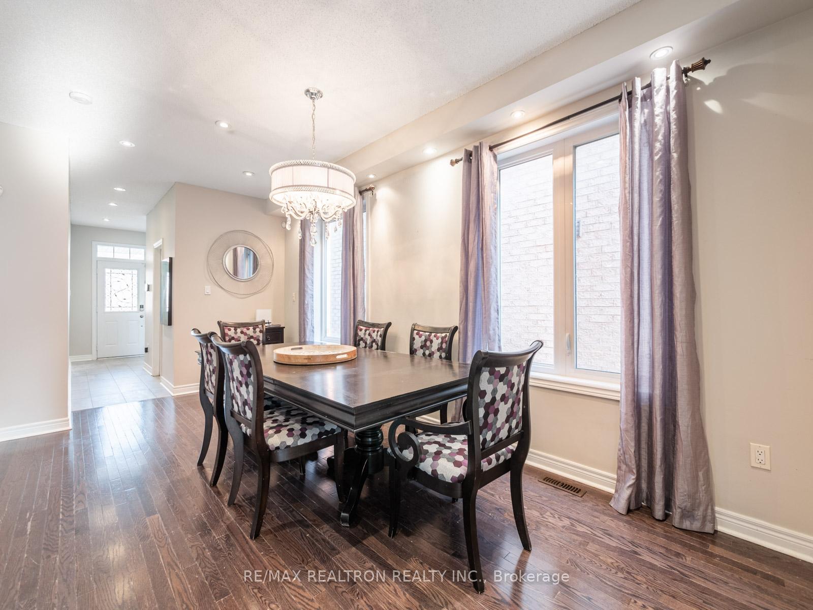 Photo 23 of 115 Laramie Crescent, Vaughan, Patterson — HOMEH
