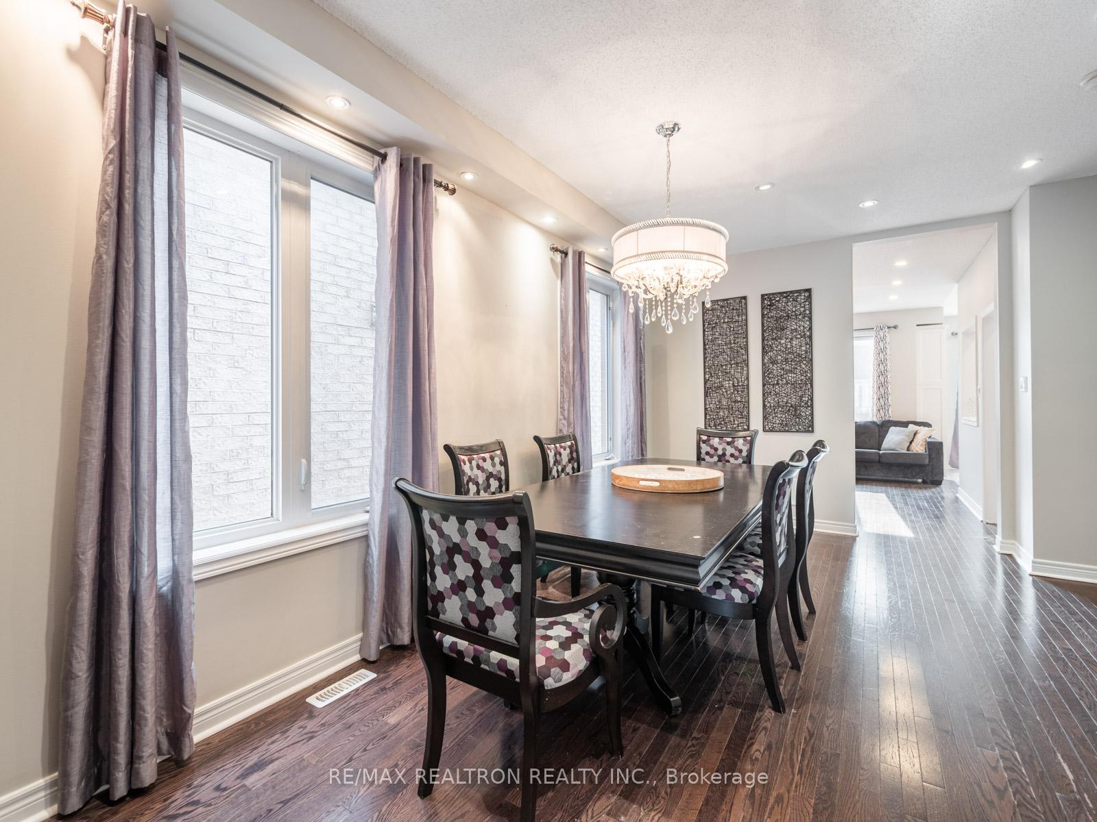 Photo 24 of 115 Laramie Crescent, Vaughan, Patterson — HOMEH