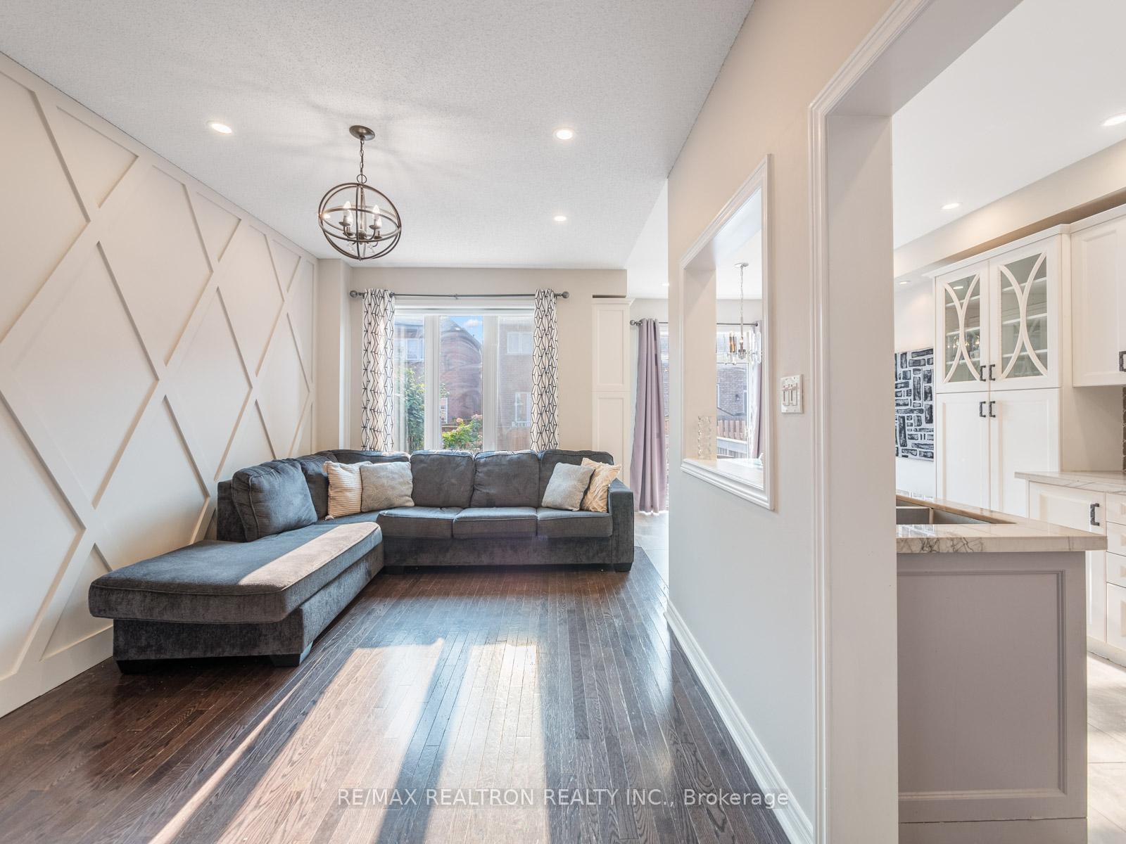 Photo 20 of 115 Laramie Crescent, Vaughan, Patterson — HOMEH