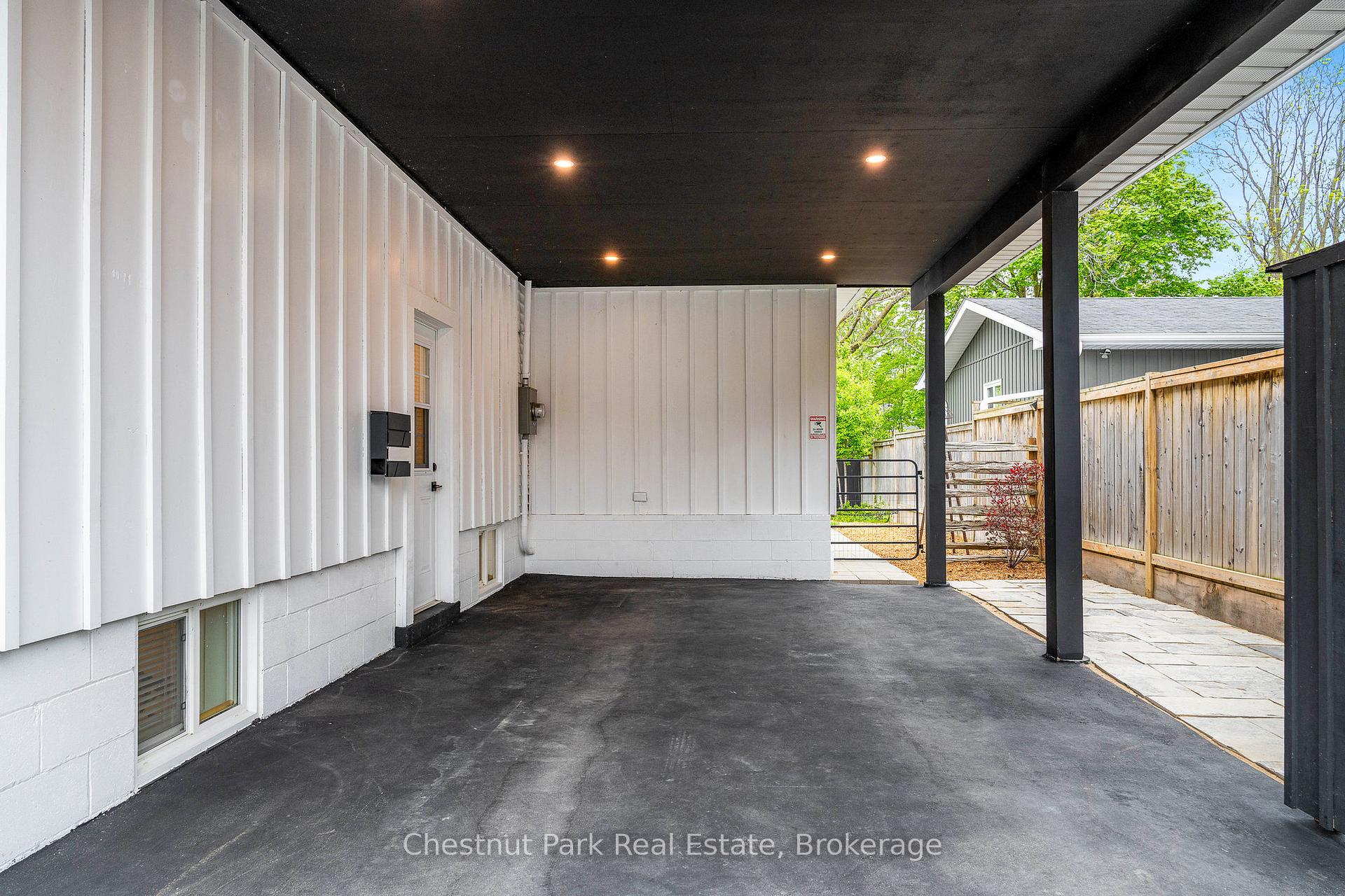 Photo 21 of 323 Oak Street, Collingwood — HOMEH