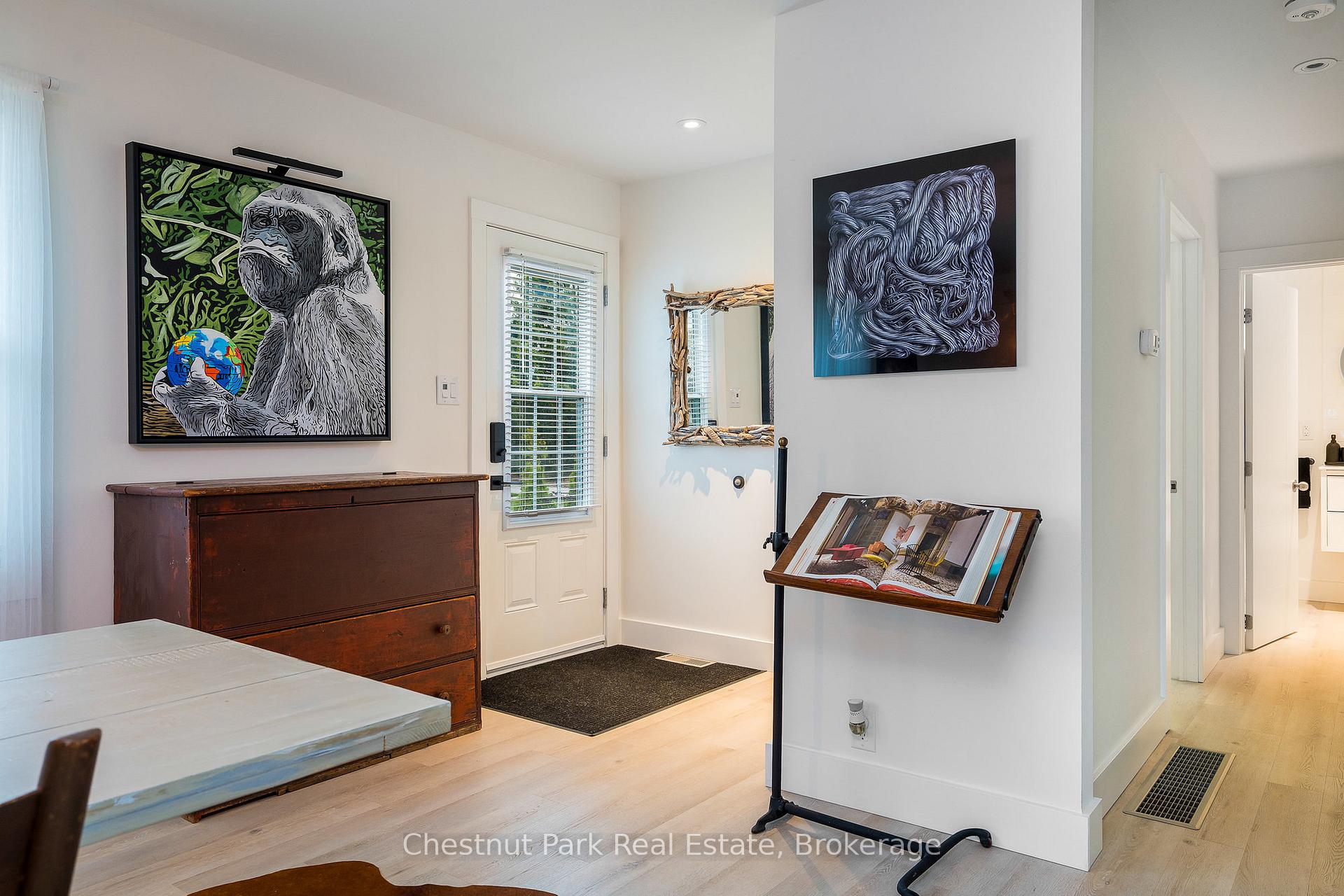 Photo 9 of 323 Oak Street, Collingwood — HOMEH