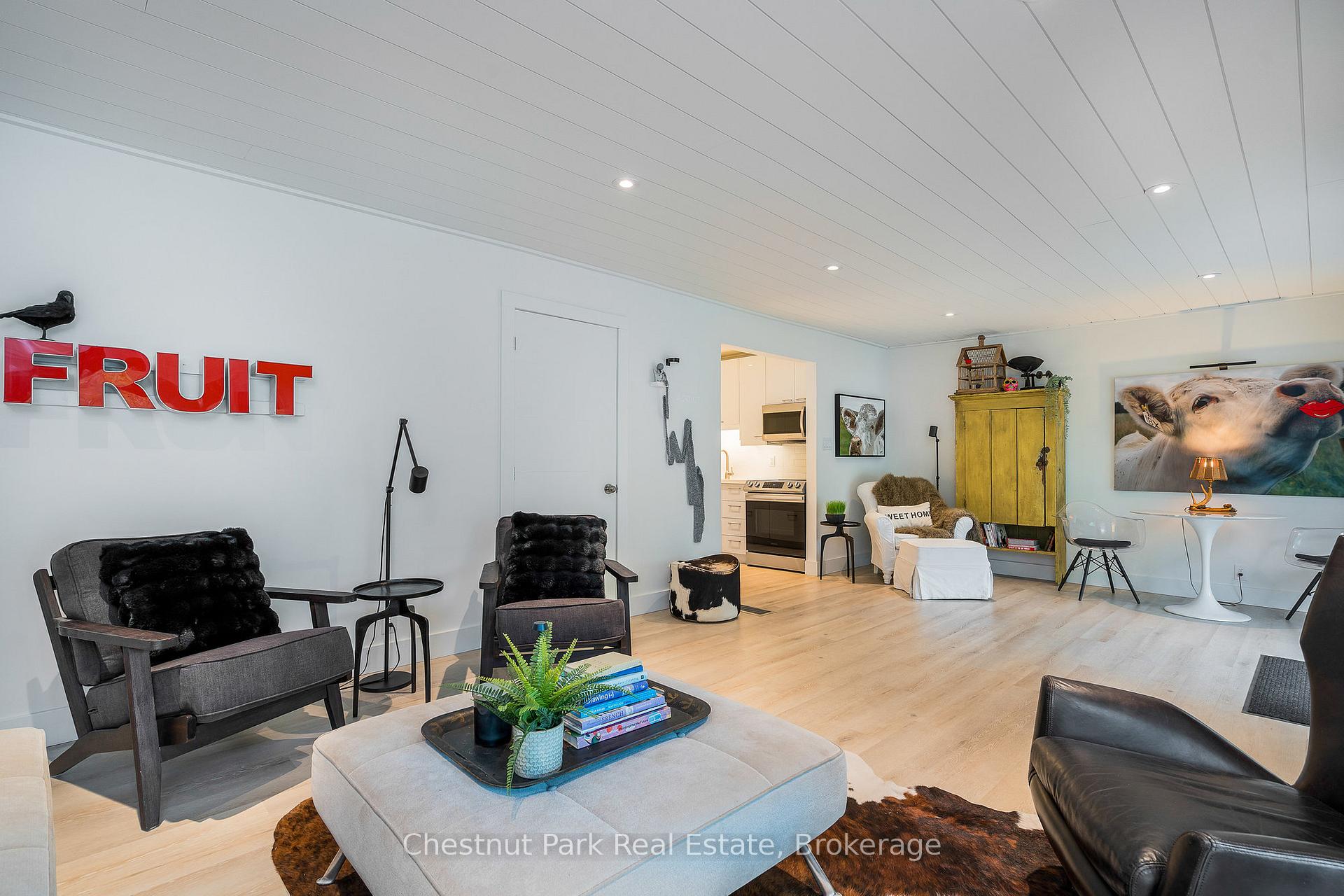 Photo 32 of 323 Oak Street, Collingwood — HOMEH
