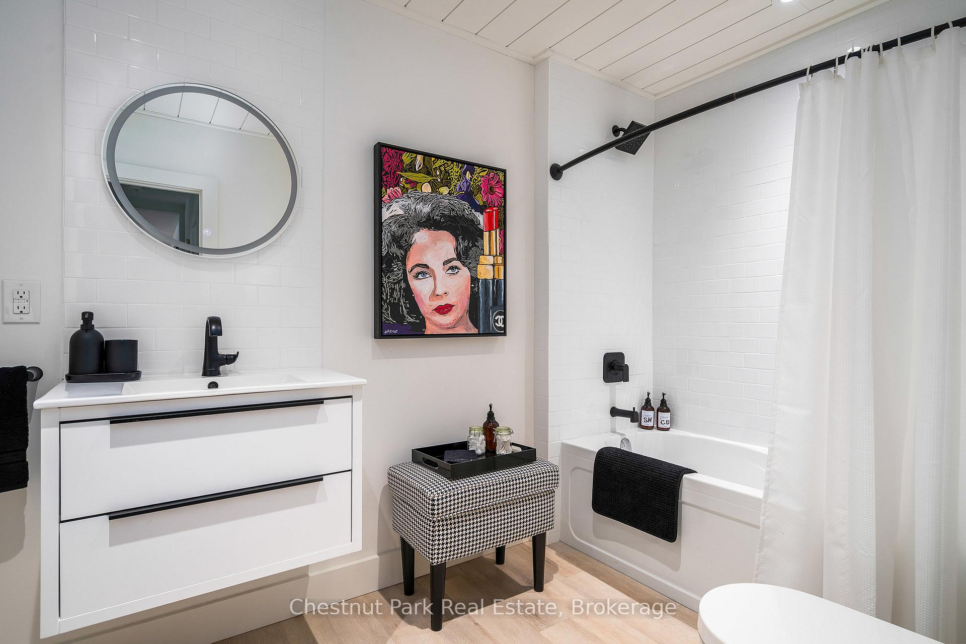 Photo 41 of 323 Oak Street, Collingwood — HOMEH