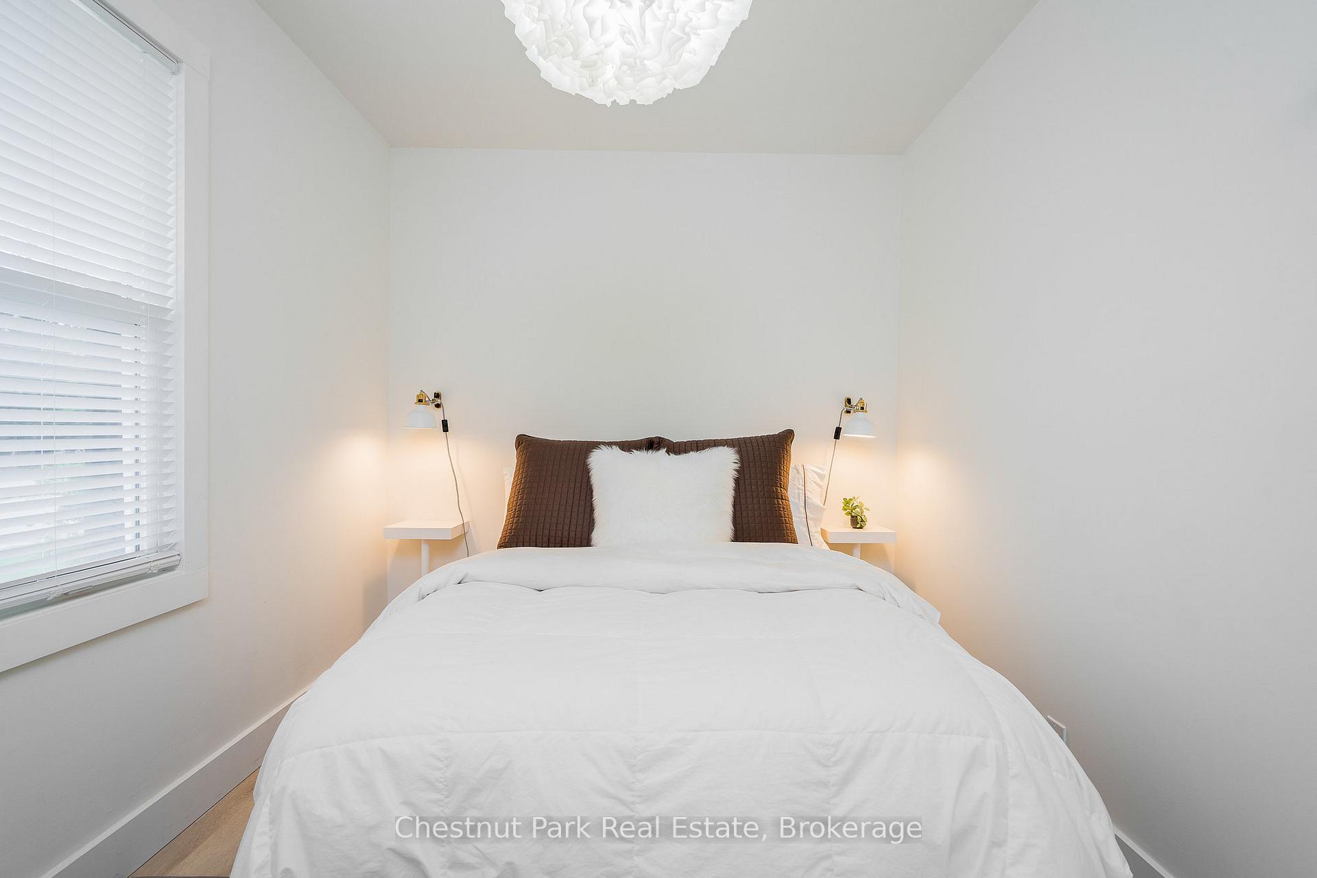 Photo 16 of 323 Oak Street, Collingwood — HOMEH