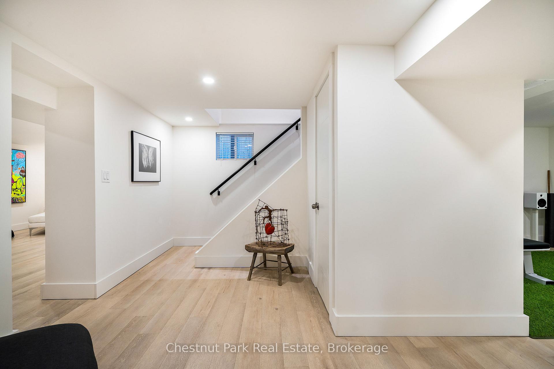 Photo 30 of 323 Oak Street, Collingwood — HOMEH