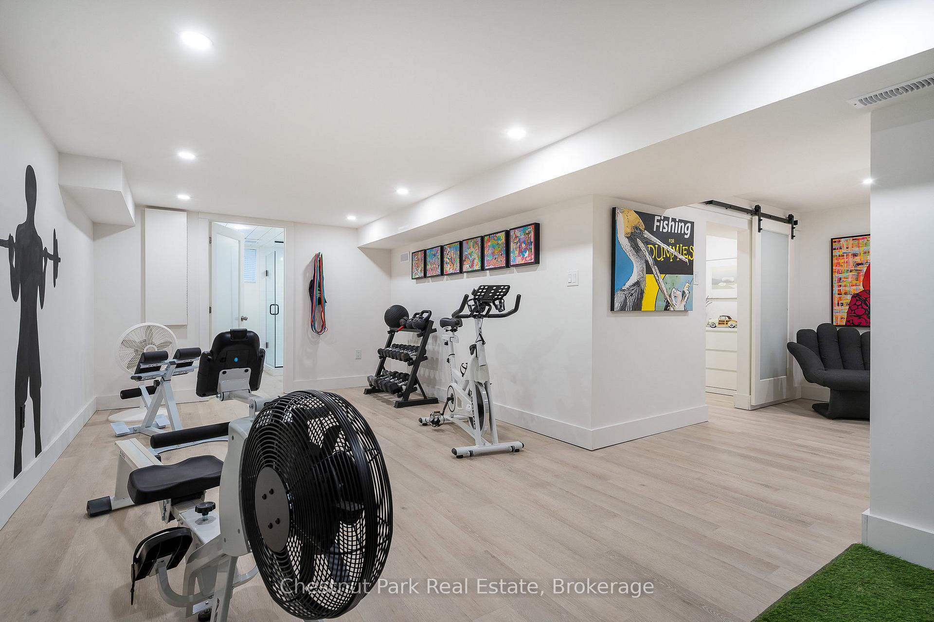 Photo 35 of 323 Oak Street, Collingwood — HOMEH