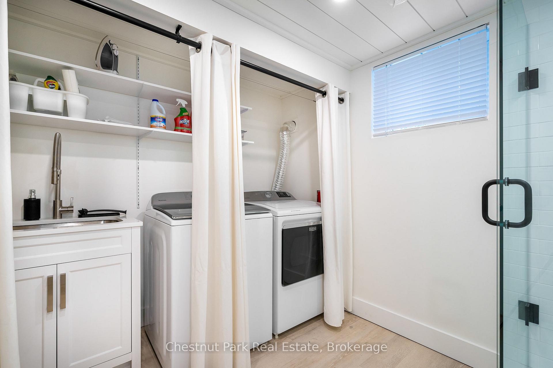 Photo 23 of 323 Oak Street, Collingwood — HOMEH