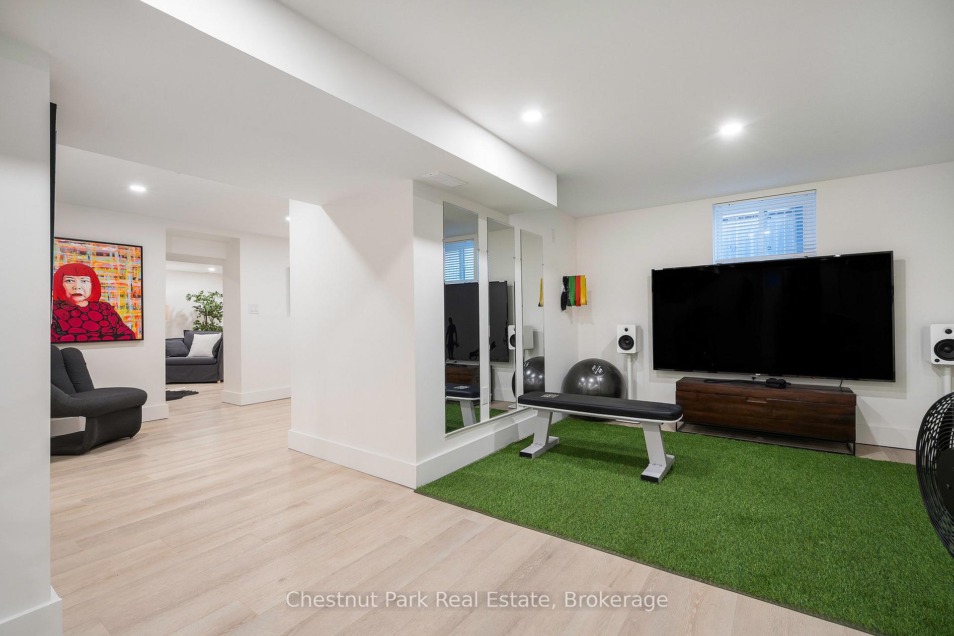 Photo 26 of 323 Oak Street, Collingwood — HOMEH
