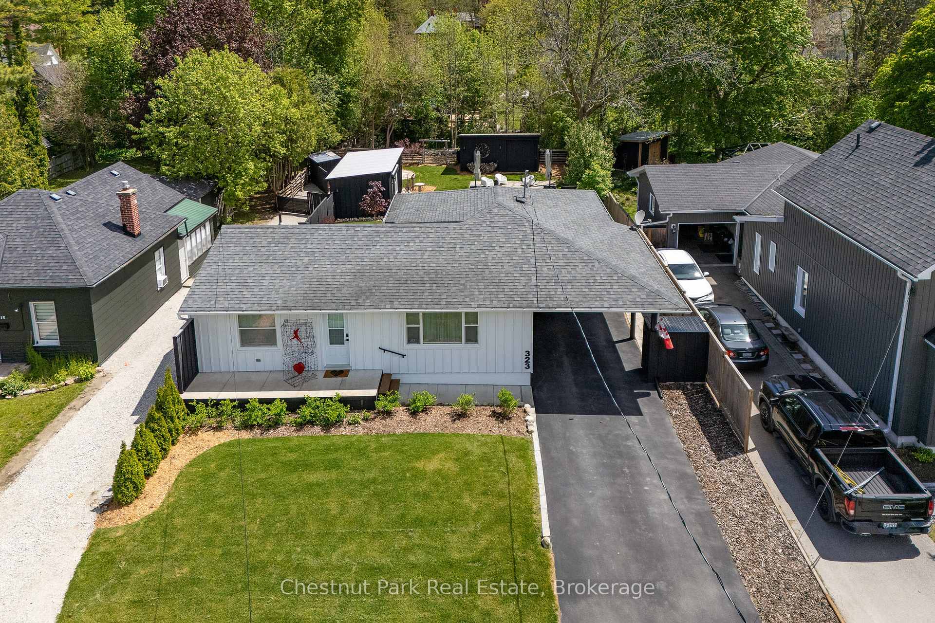 Photo 33 of 323 Oak Street, Collingwood — HOMEH