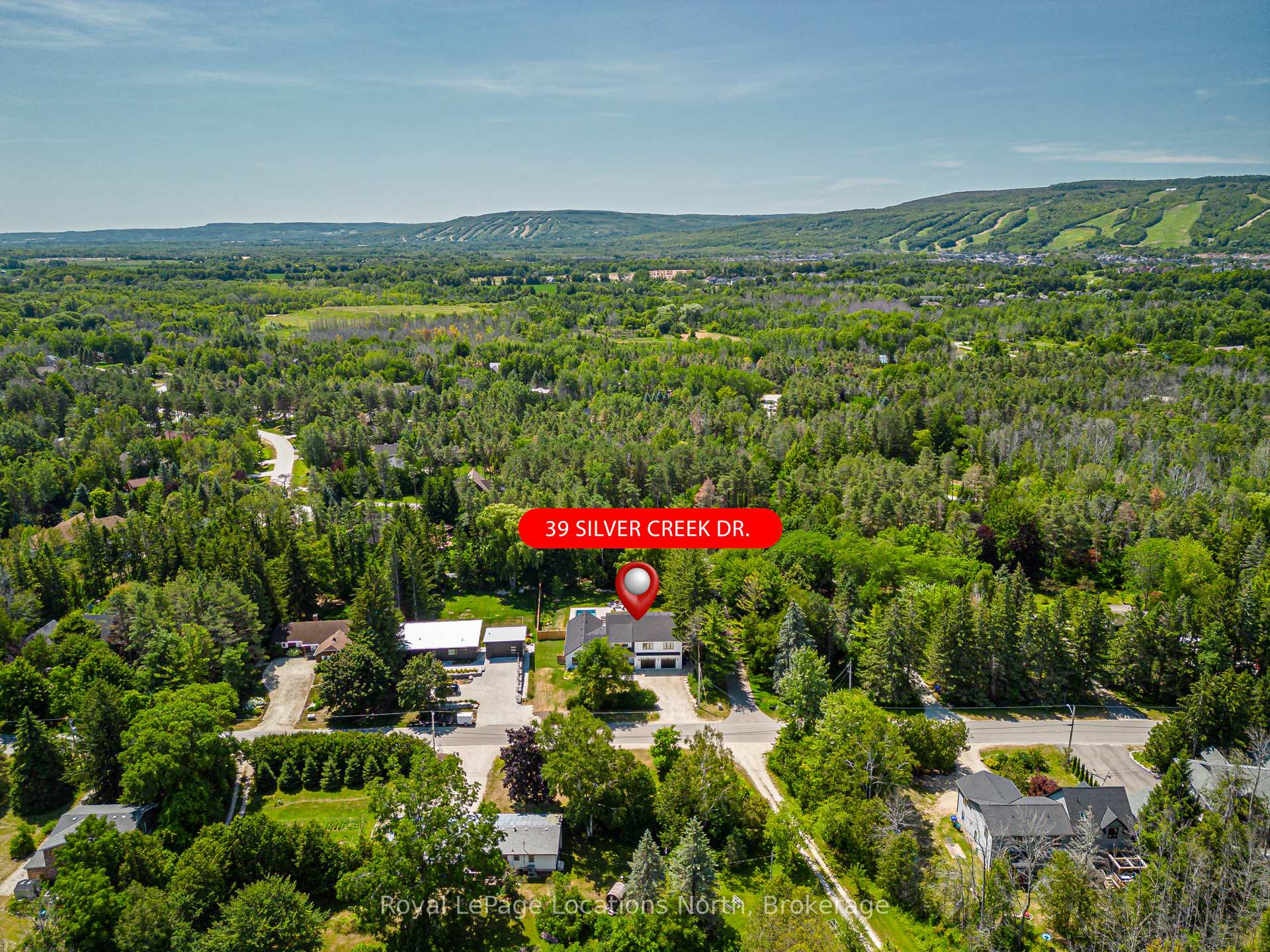 Photo 23 of 39 Silvercreek Drive, Collingwood — HOMEH