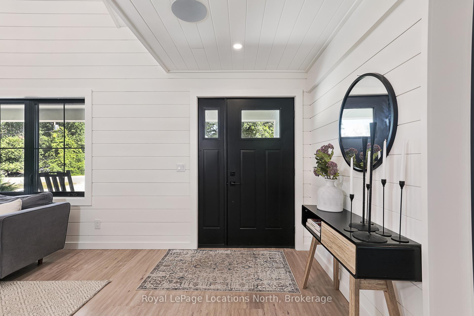 Photo 3 of 39 Silvercreek Drive, Collingwood — HOMEH