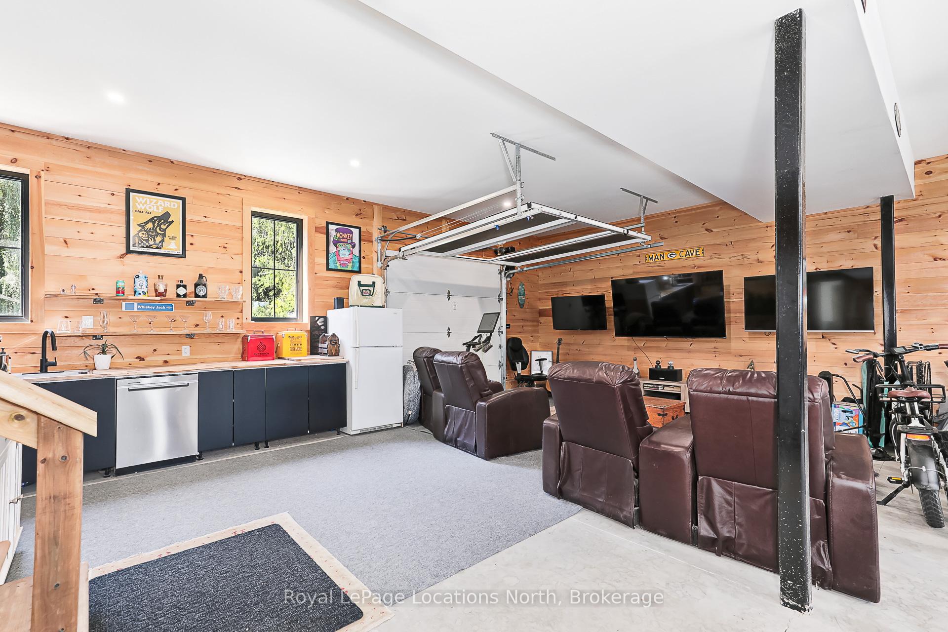 Photo 42 of 39 Silvercreek Drive, Collingwood — HOMEH