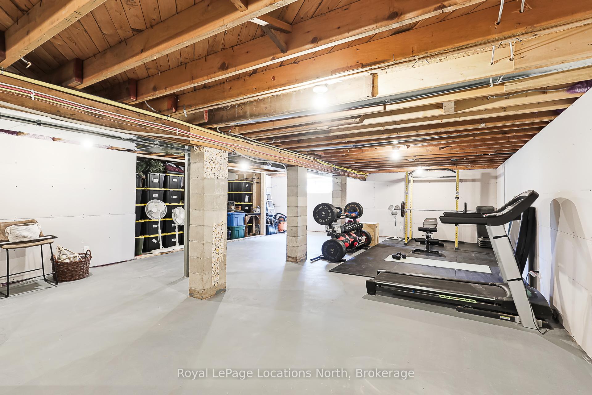 Photo 43 of 39 Silvercreek Drive, Collingwood — HOMEH