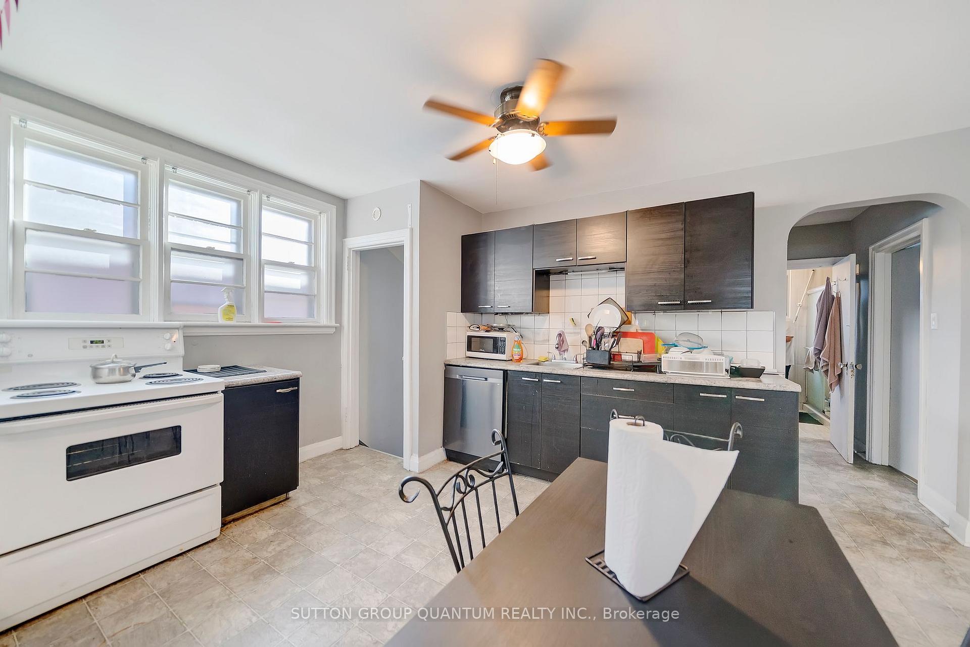 Photo 6 of 1471 Main Street W, Hamilton, Ainslie Wood — HOMEH
