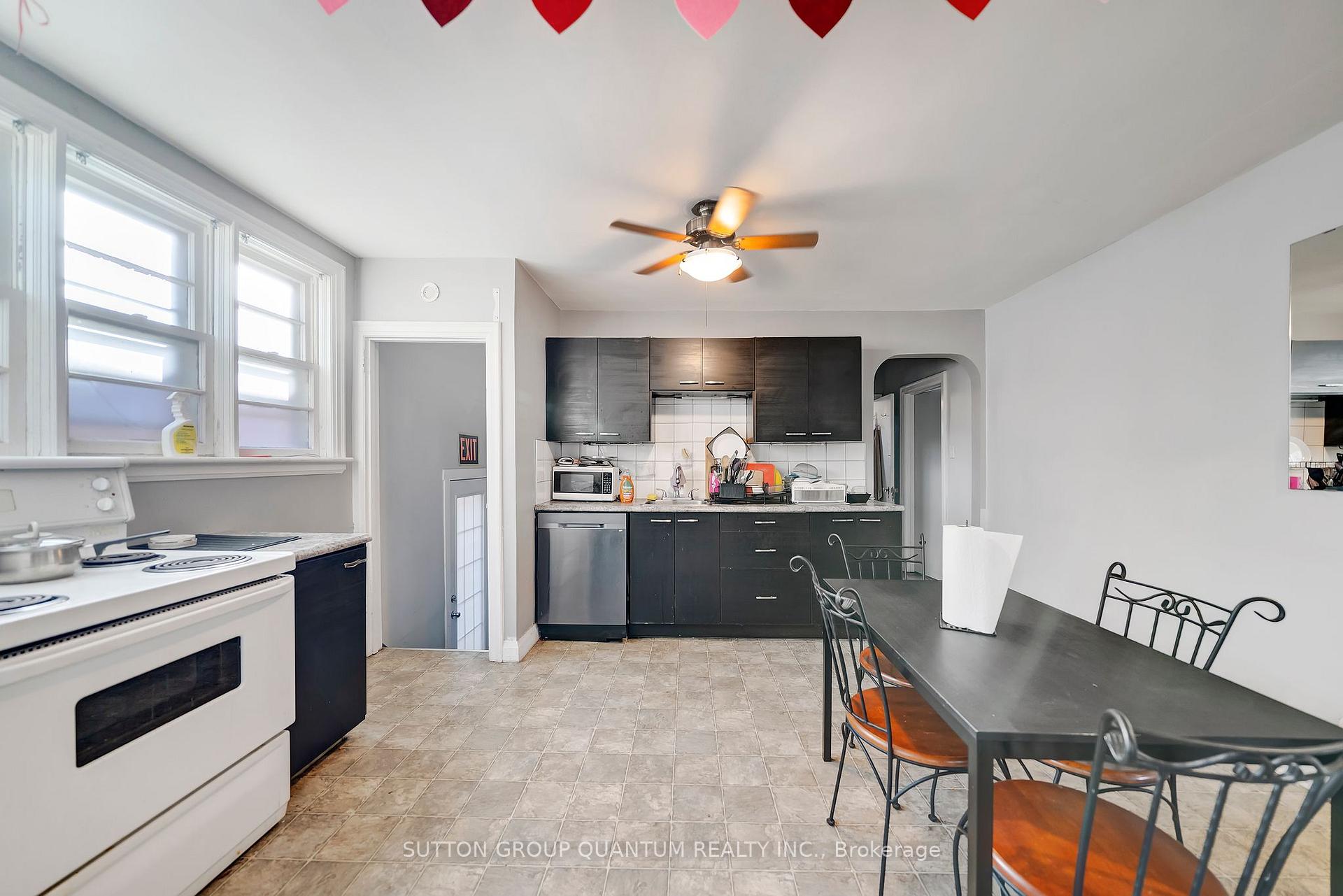 Photo 9 of 1471 Main Street W, Hamilton, Ainslie Wood — HOMEH