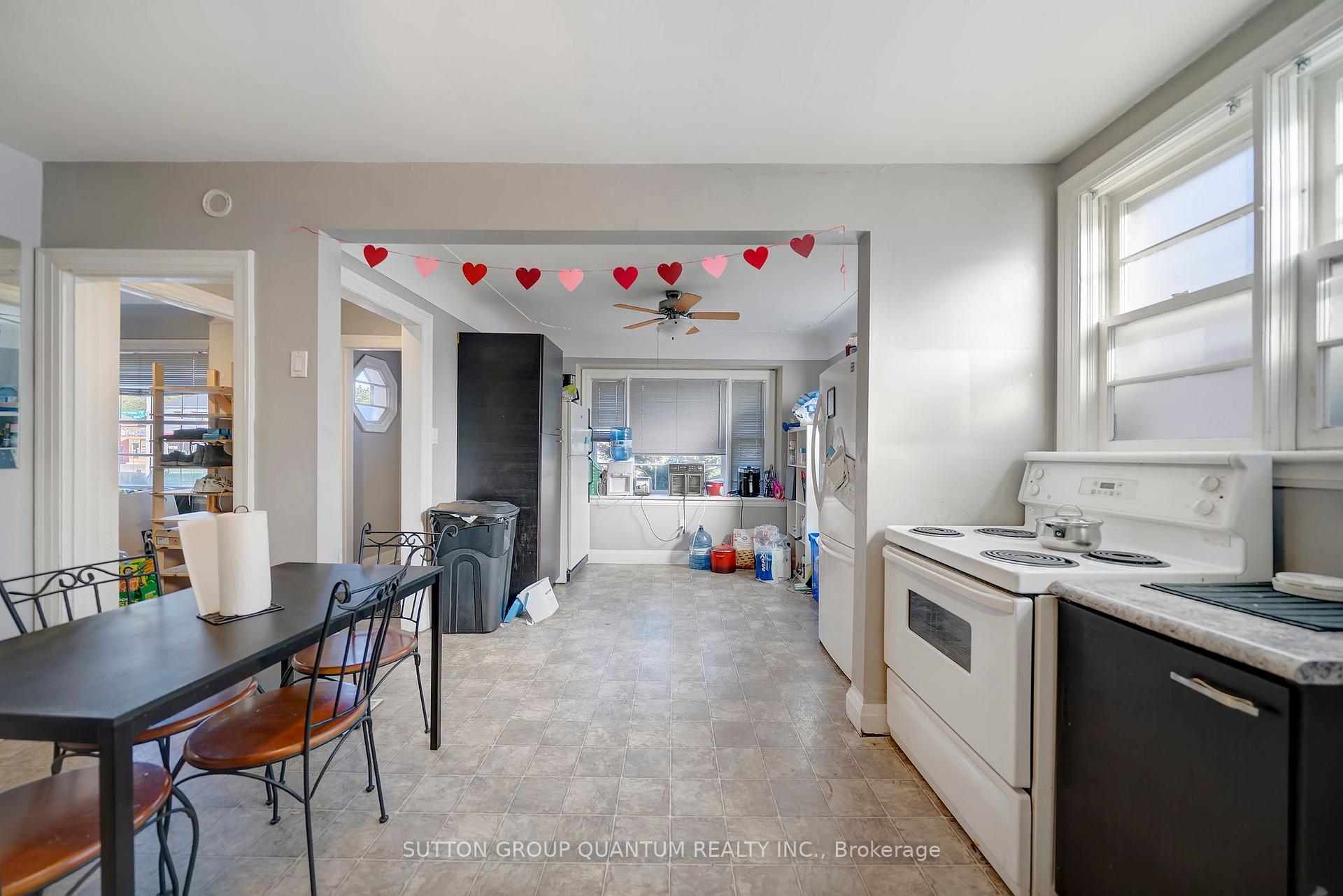 Photo 5 of 1471 Main Street W, Hamilton, Ainslie Wood — HOMEH