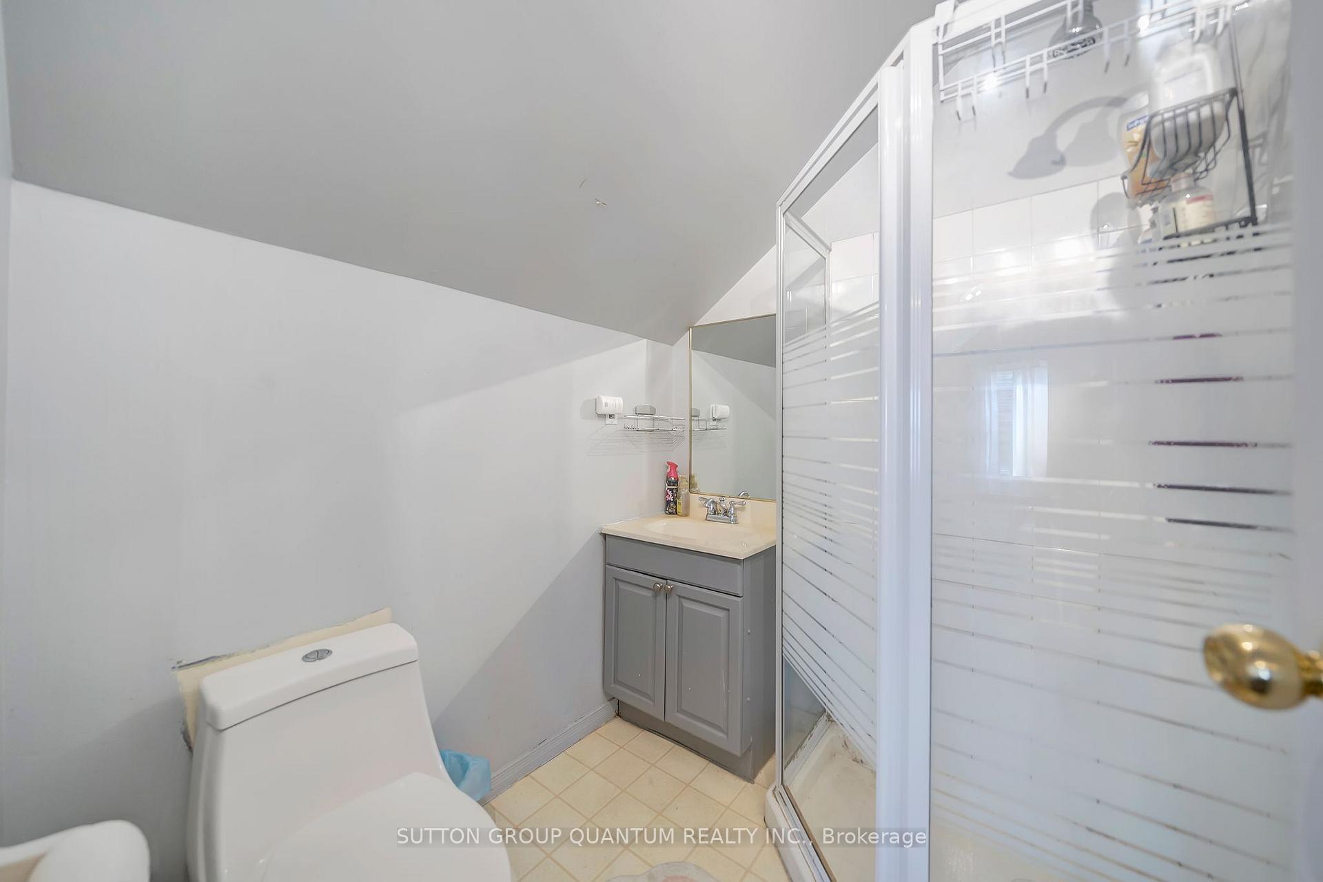 Photo 13 of 1471 Main Street W, Hamilton, Ainslie Wood — HOMEH