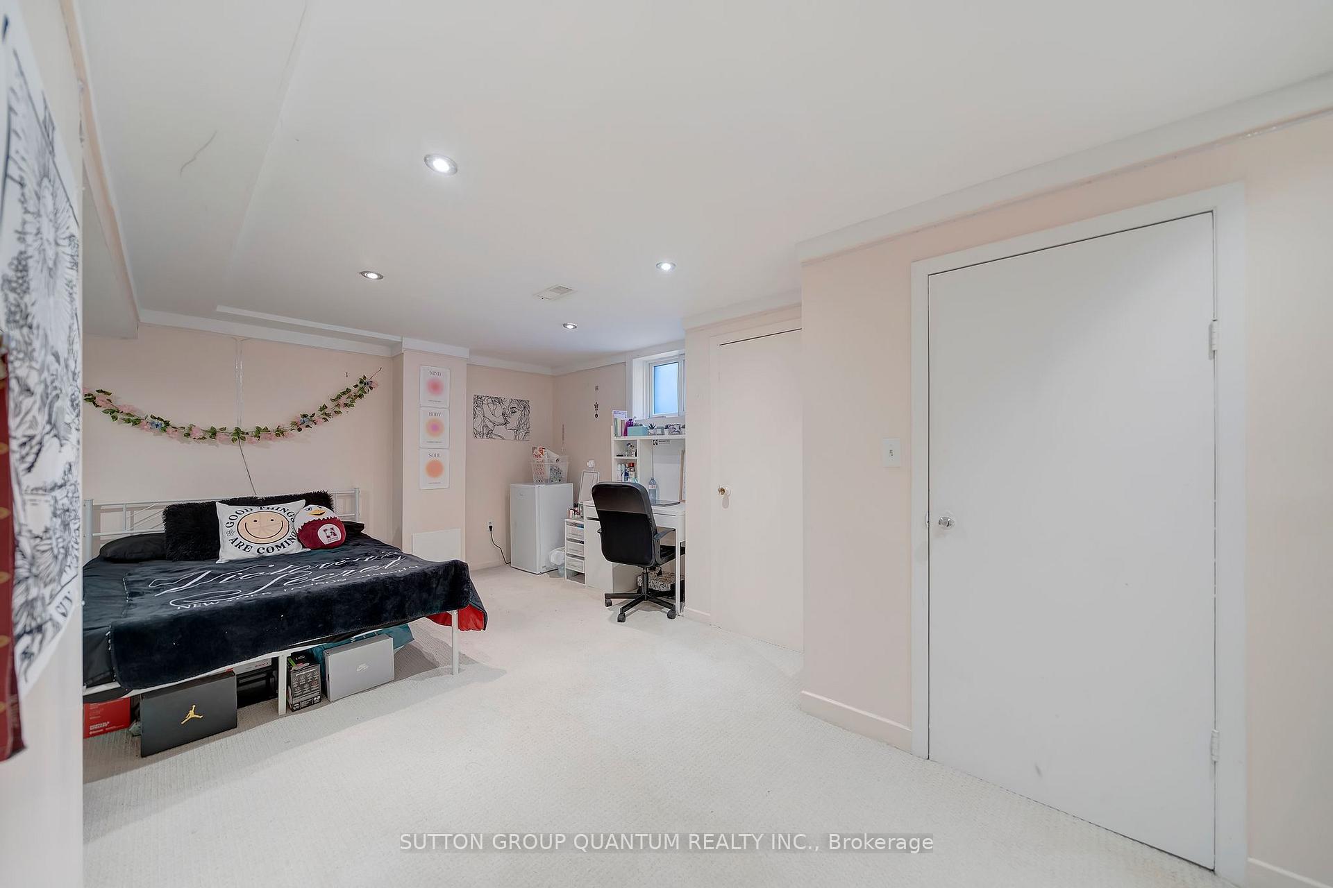 Photo 23 of 1471 Main Street W, Hamilton, Ainslie Wood — HOMEH