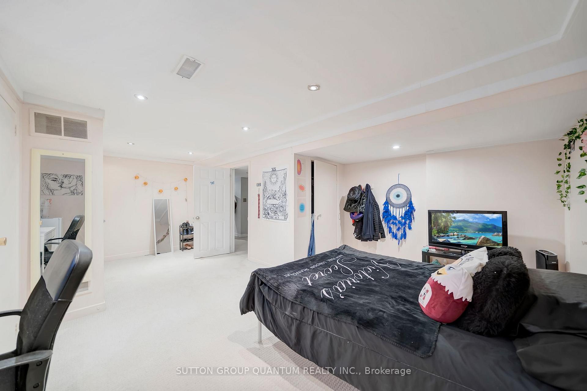 Photo 24 of 1471 Main Street W, Hamilton, Ainslie Wood — HOMEH