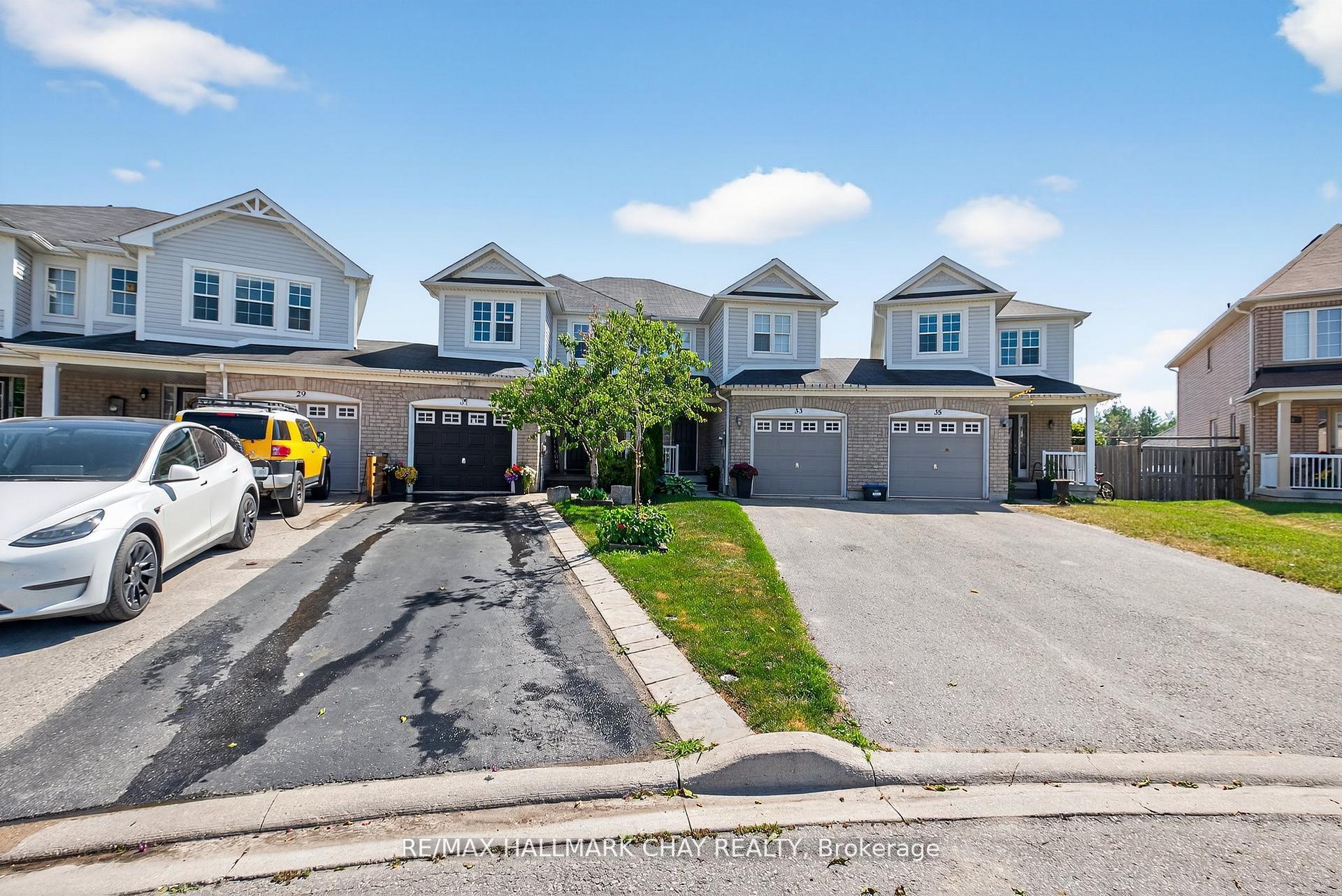 Photo 11 of 31 Lancaster Court, Barrie, Innis-Shore — HOMEH