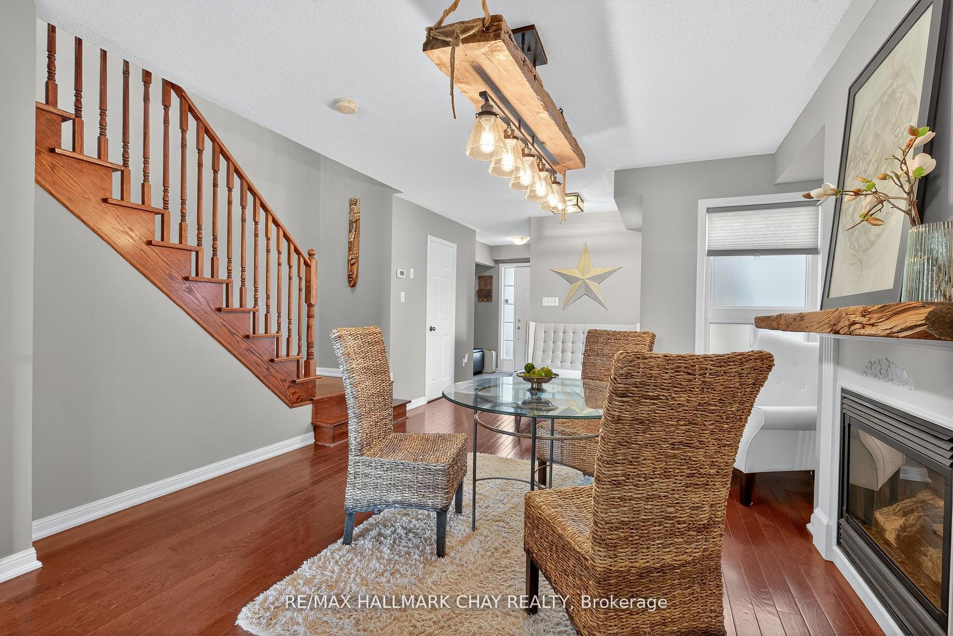 Photo 10 of 31 Lancaster Court, Barrie, Innis-Shore — HOMEH
