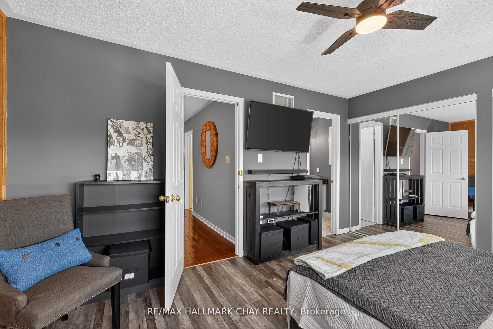 Photo 33 of 31 Lancaster Court, Barrie, Innis-Shore — HOMEH
