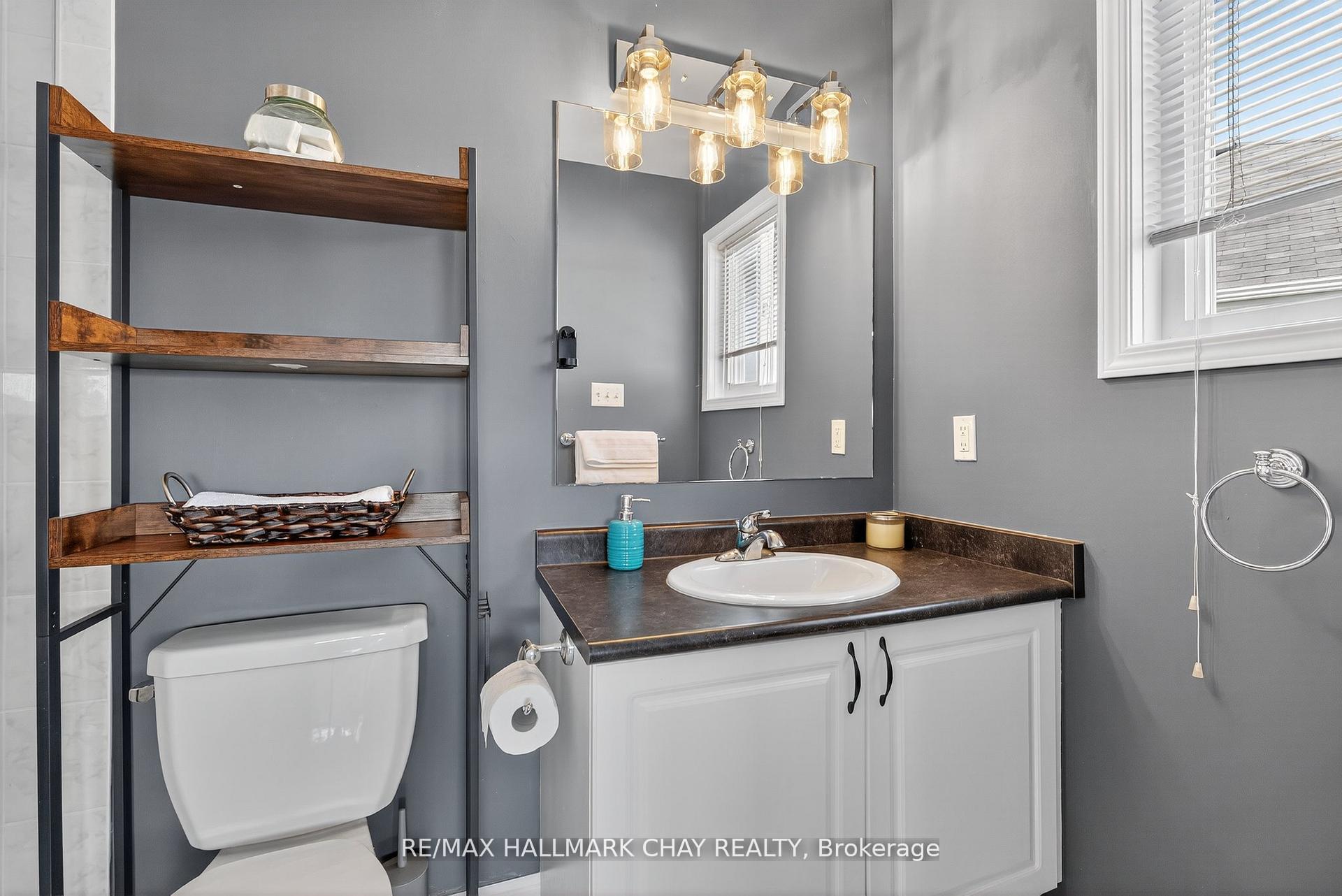 Photo 42 of 31 Lancaster Court, Barrie, Innis-Shore — HOMEH
