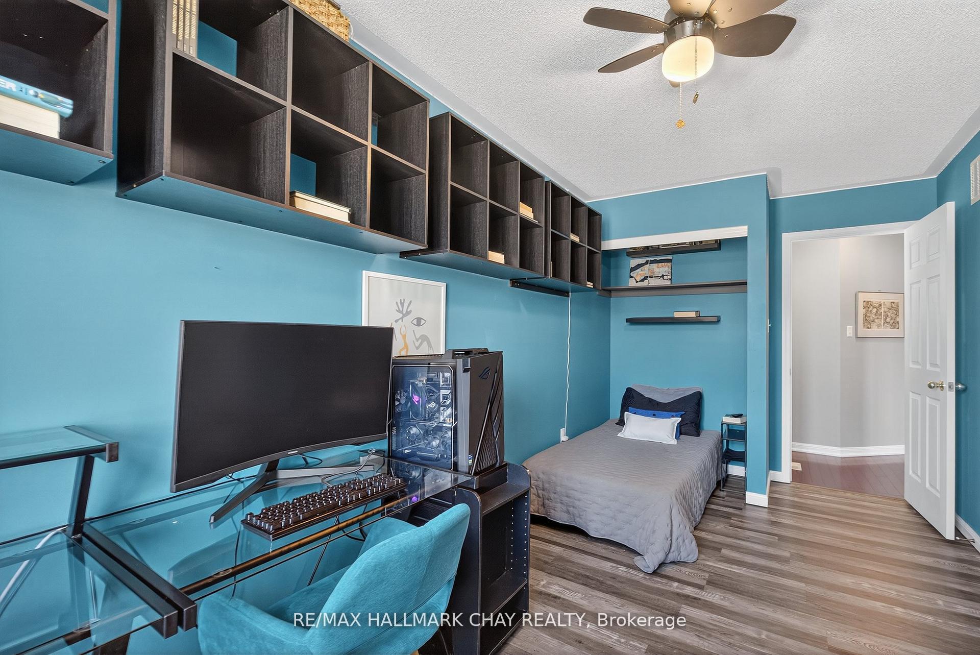 Photo 17 of 31 Lancaster Court, Barrie, Innis-Shore — HOMEH
