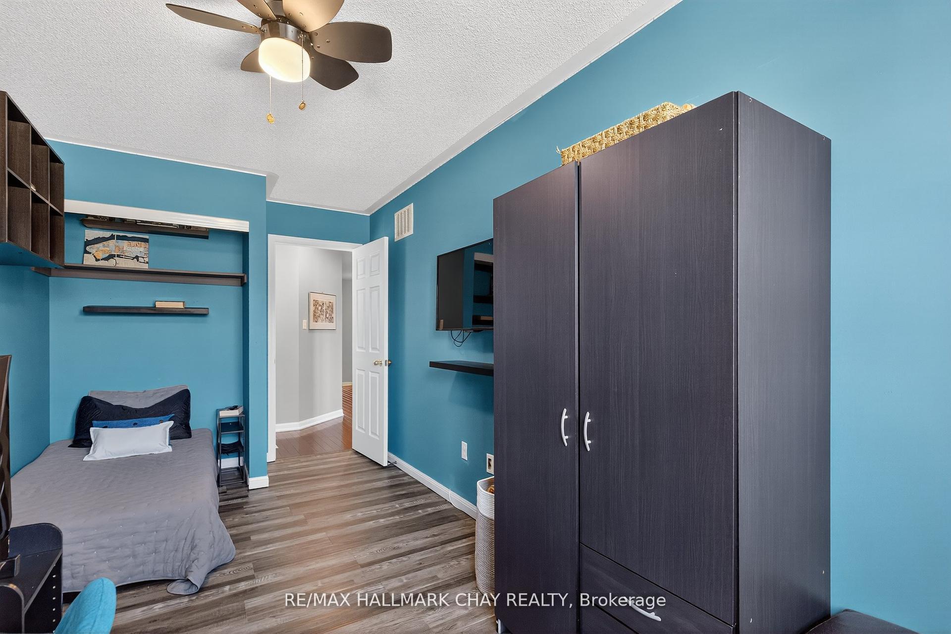 Photo 43 of 31 Lancaster Court, Barrie, Innis-Shore — HOMEH