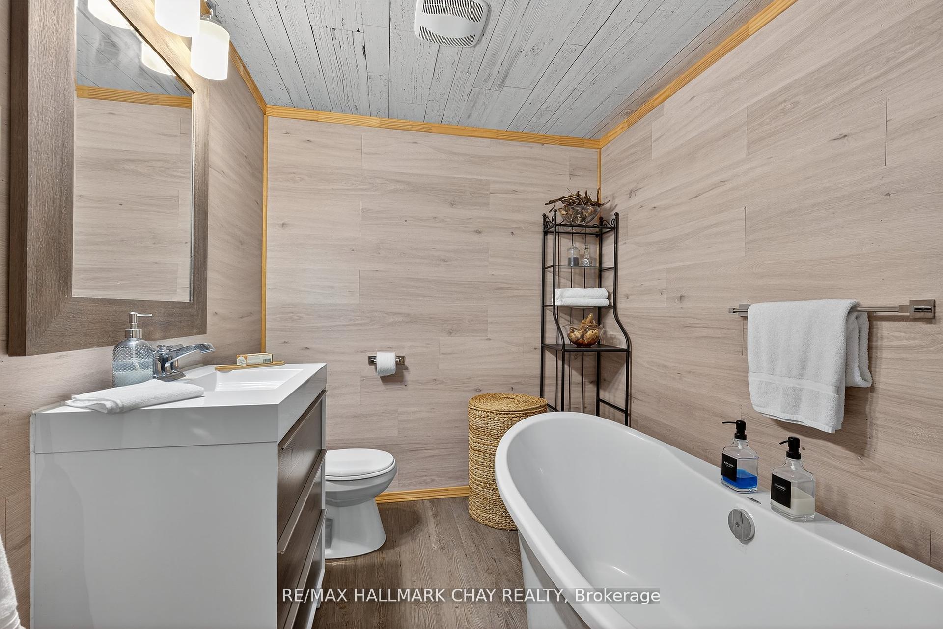 Photo 29 of 31 Lancaster Court, Barrie, Innis-Shore — HOMEH