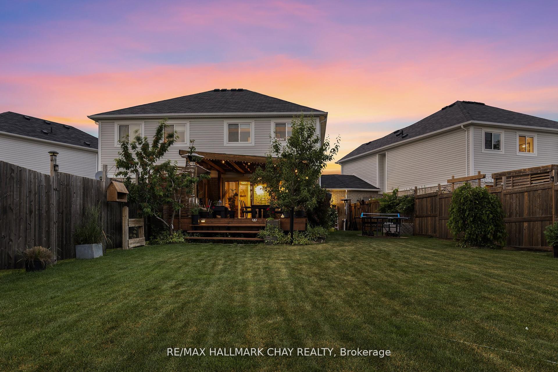 Photo 27 of 31 Lancaster Court, Barrie, Innis-Shore — HOMEH