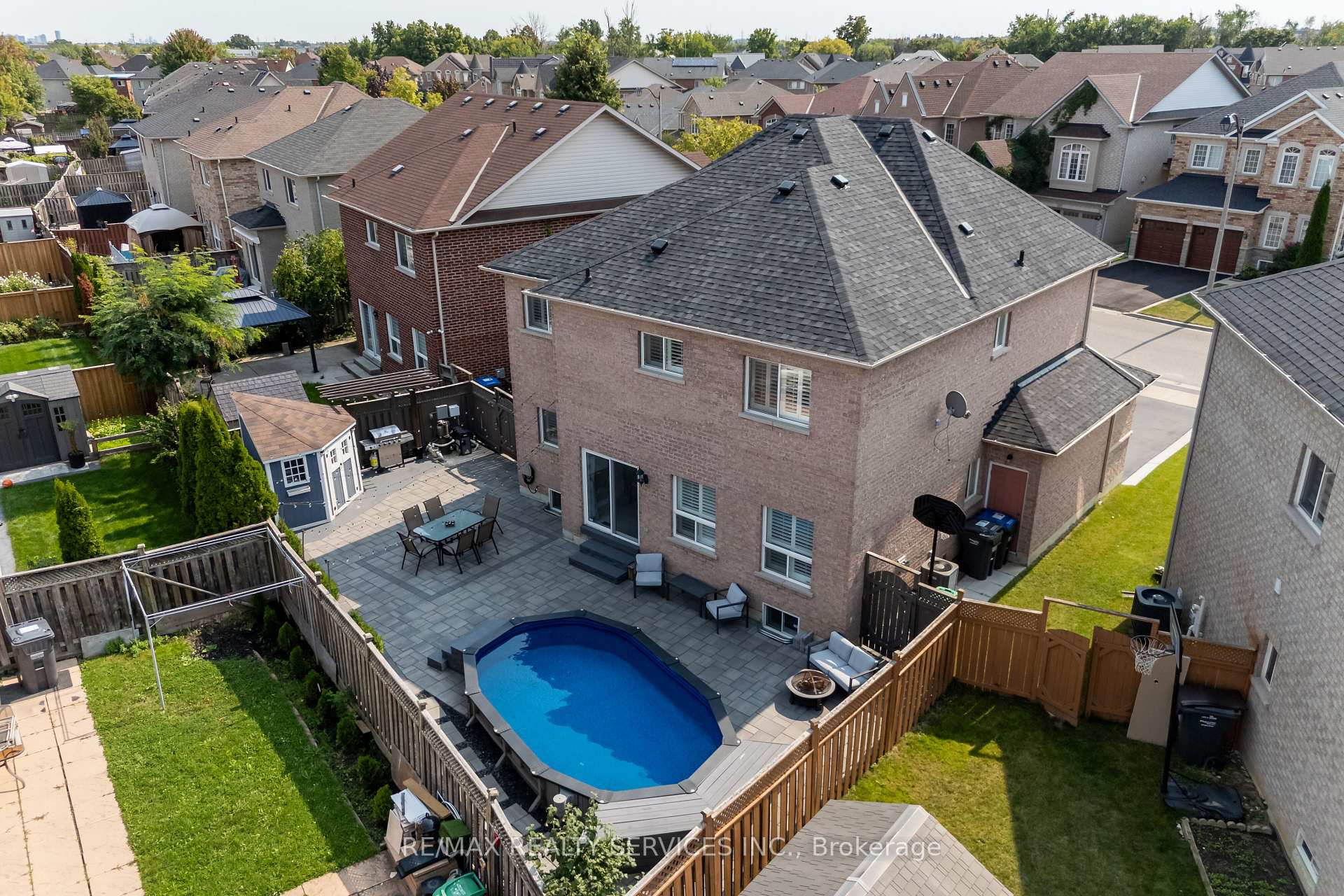 Photo 18 of 48 Amboise Crescent, Brampton, Fletcher's Meadow — HOMEH