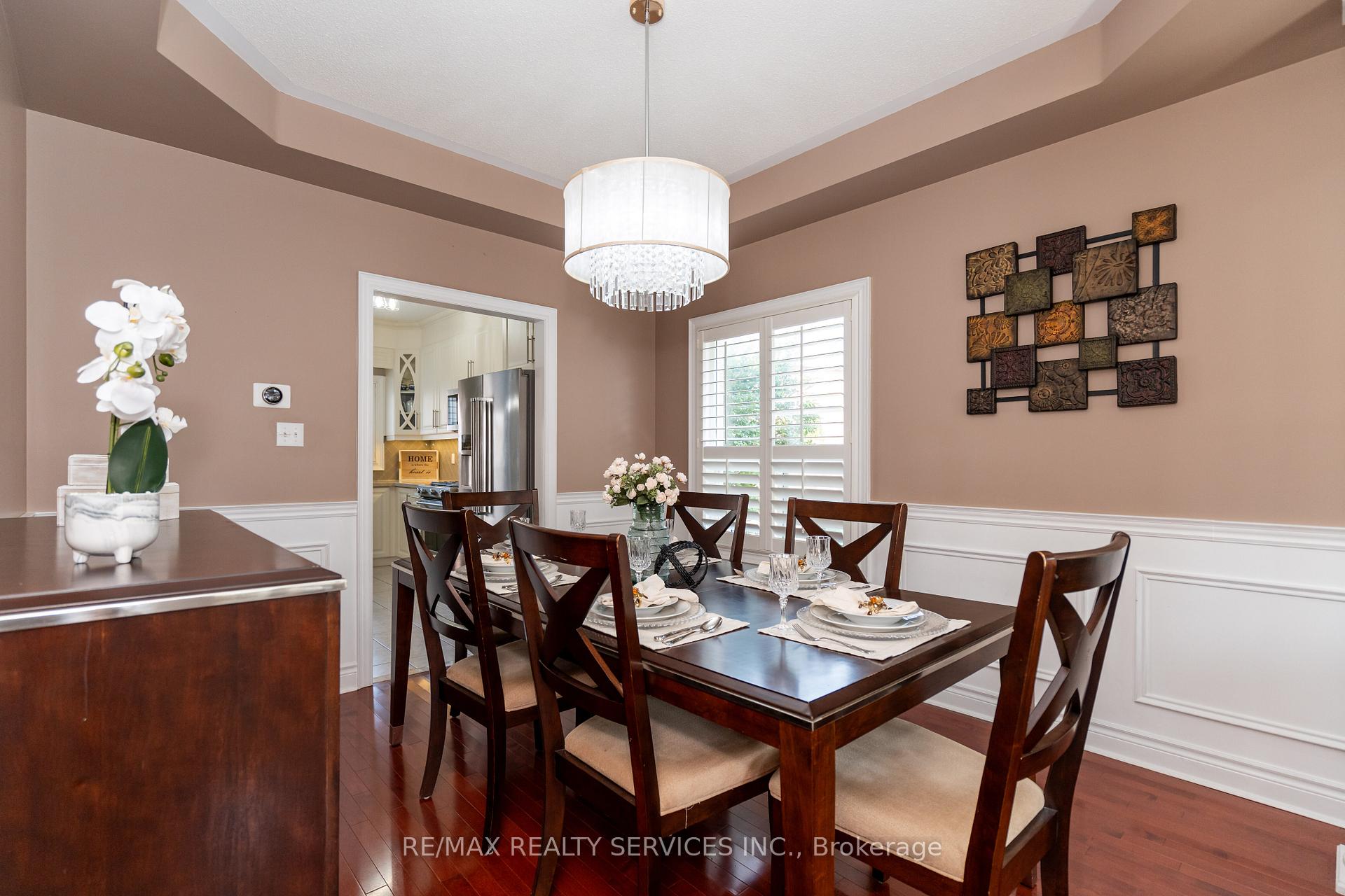 Photo 5 of 48 Amboise Crescent, Brampton, Fletcher's Meadow — HOMEH