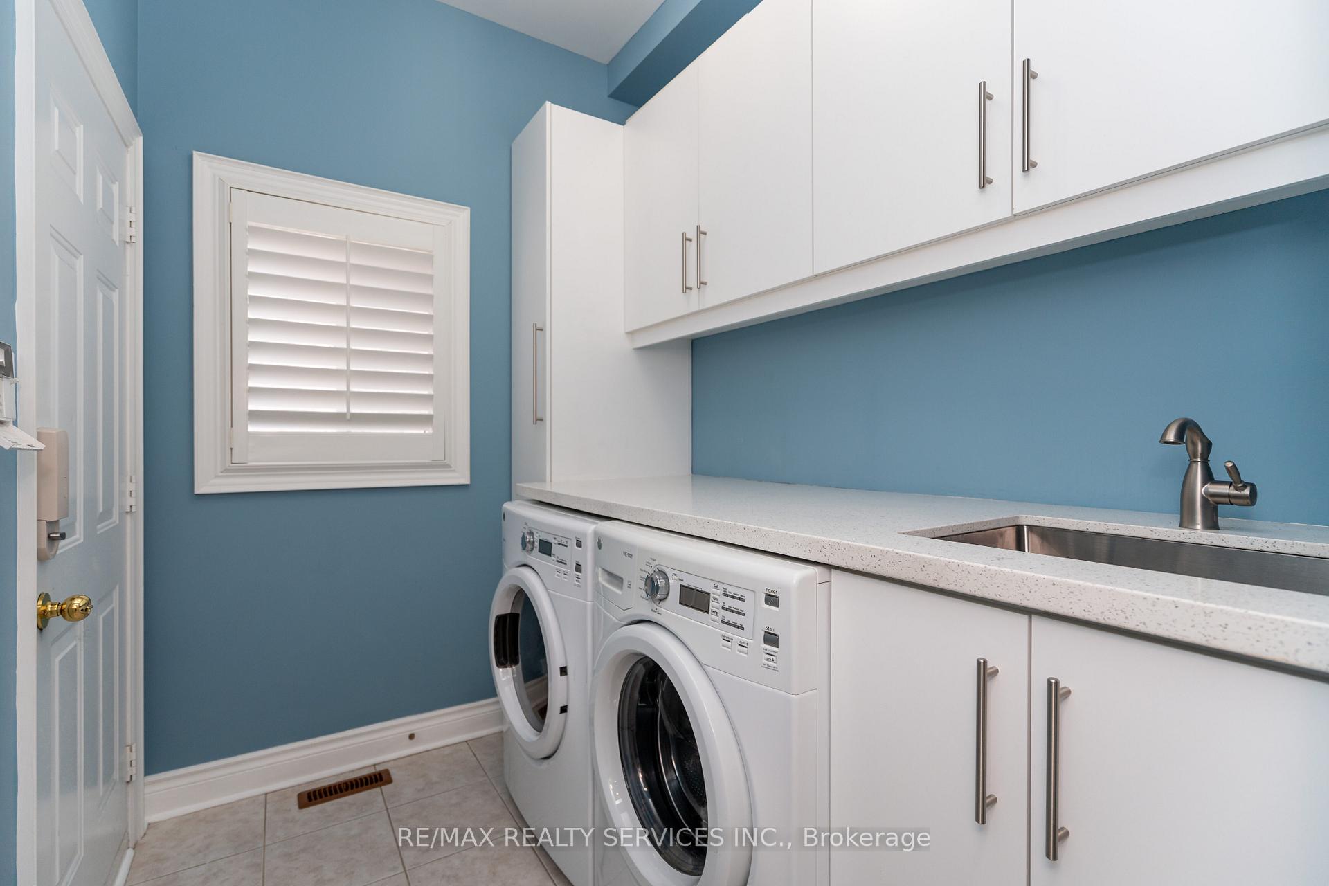 Photo 17 of 48 Amboise Crescent, Brampton, Fletcher's Meadow — HOMEH