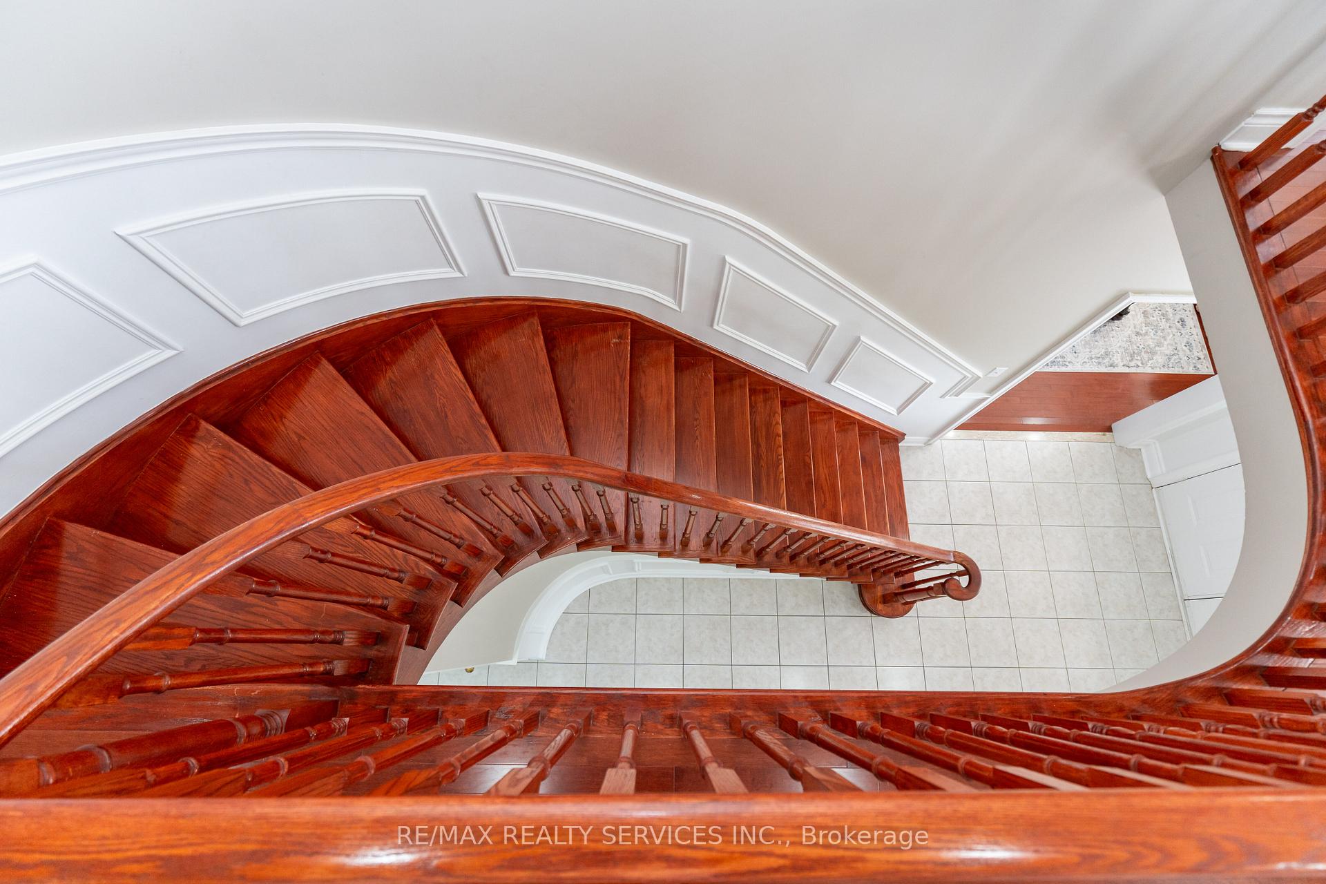 Photo 32 of 48 Amboise Crescent, Brampton, Fletcher's Meadow — HOMEH