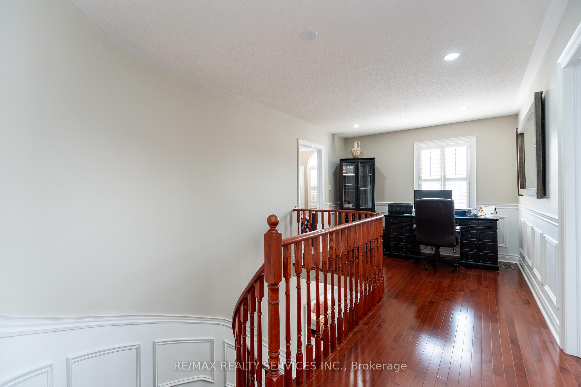 Photo 21 of 48 Amboise Crescent, Brampton, Fletcher's Meadow — HOMEH