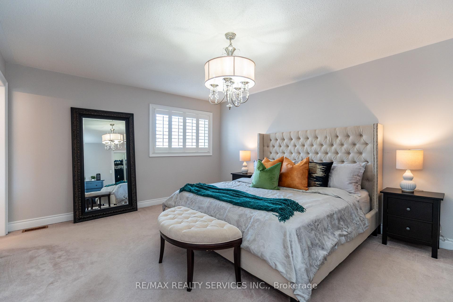 Photo 19 of 48 Amboise Crescent, Brampton, Fletcher's Meadow — HOMEH