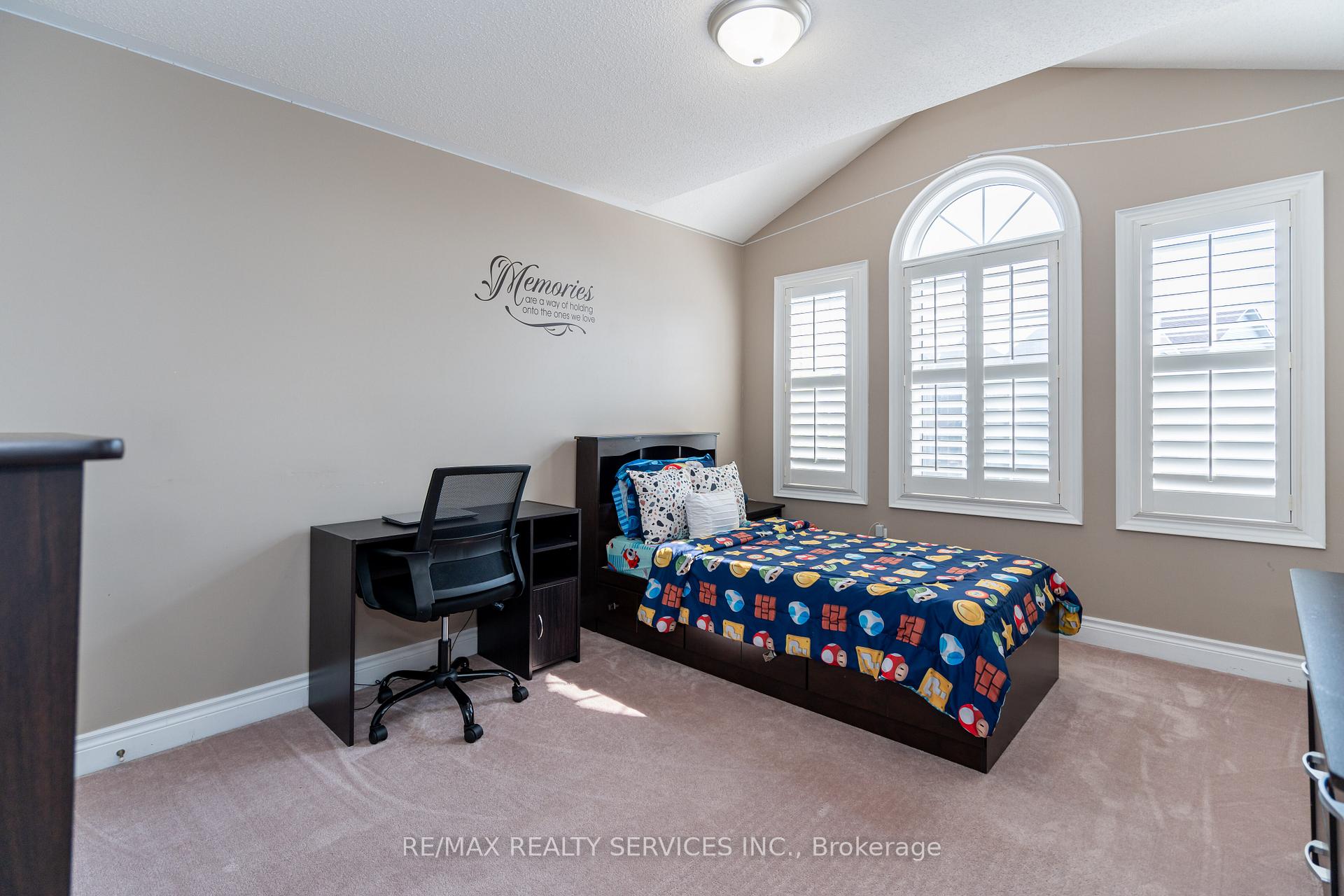 Photo 26 of 48 Amboise Crescent, Brampton, Fletcher's Meadow — HOMEH