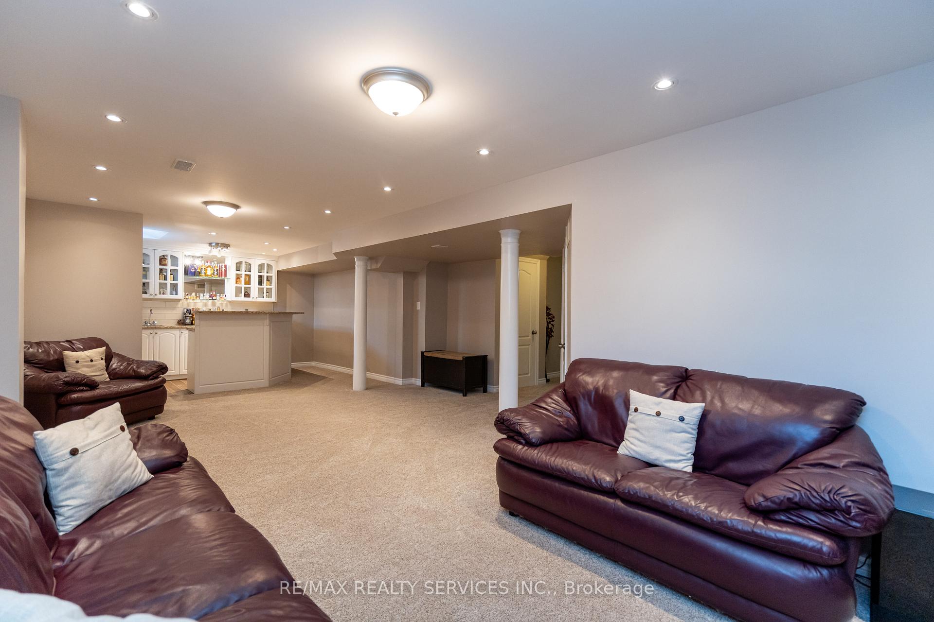 Photo 37 of 48 Amboise Crescent, Brampton, Fletcher's Meadow — HOMEH