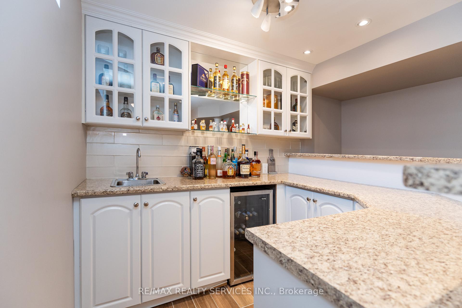 Photo 34 of 48 Amboise Crescent, Brampton, Fletcher's Meadow — HOMEH