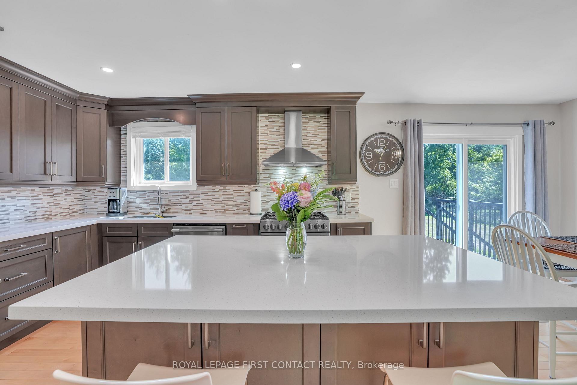 Photo 3 of 23 Spencer Trail, Oro-Medonte, Shanty Bay — HOMEH