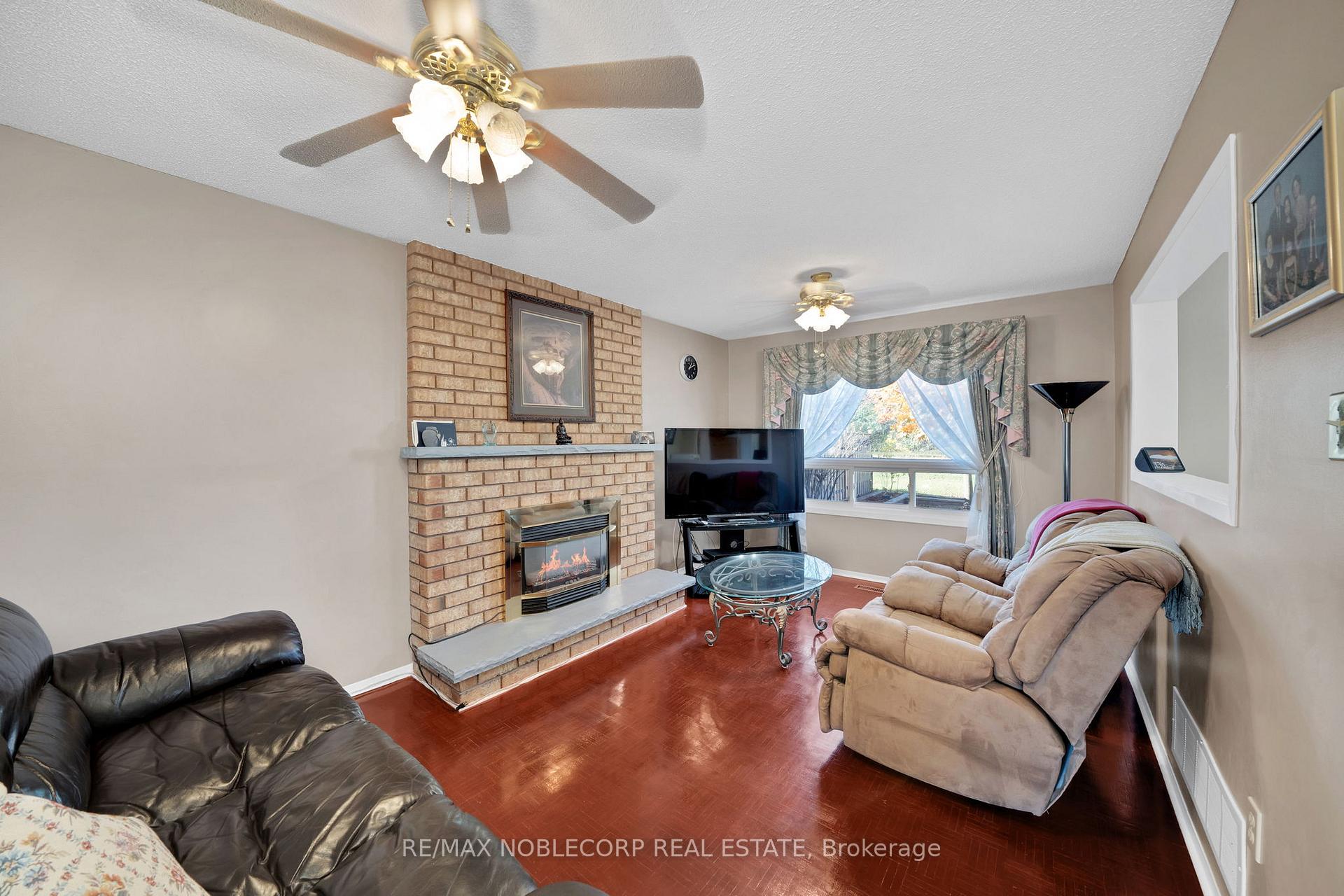 Photo 8 of 62 Coronation Circle, Brampton, Heart Lake West — HOMEH