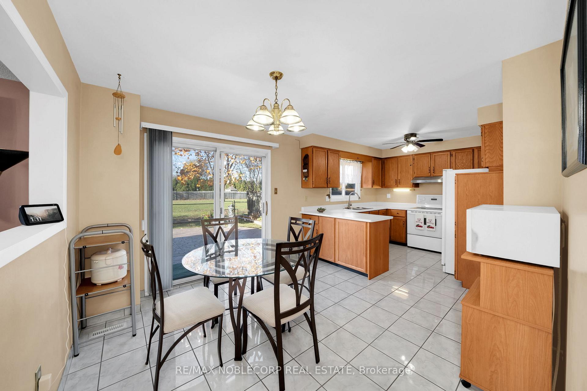 Photo 13 of 62 Coronation Circle, Brampton, Heart Lake West — HOMEH