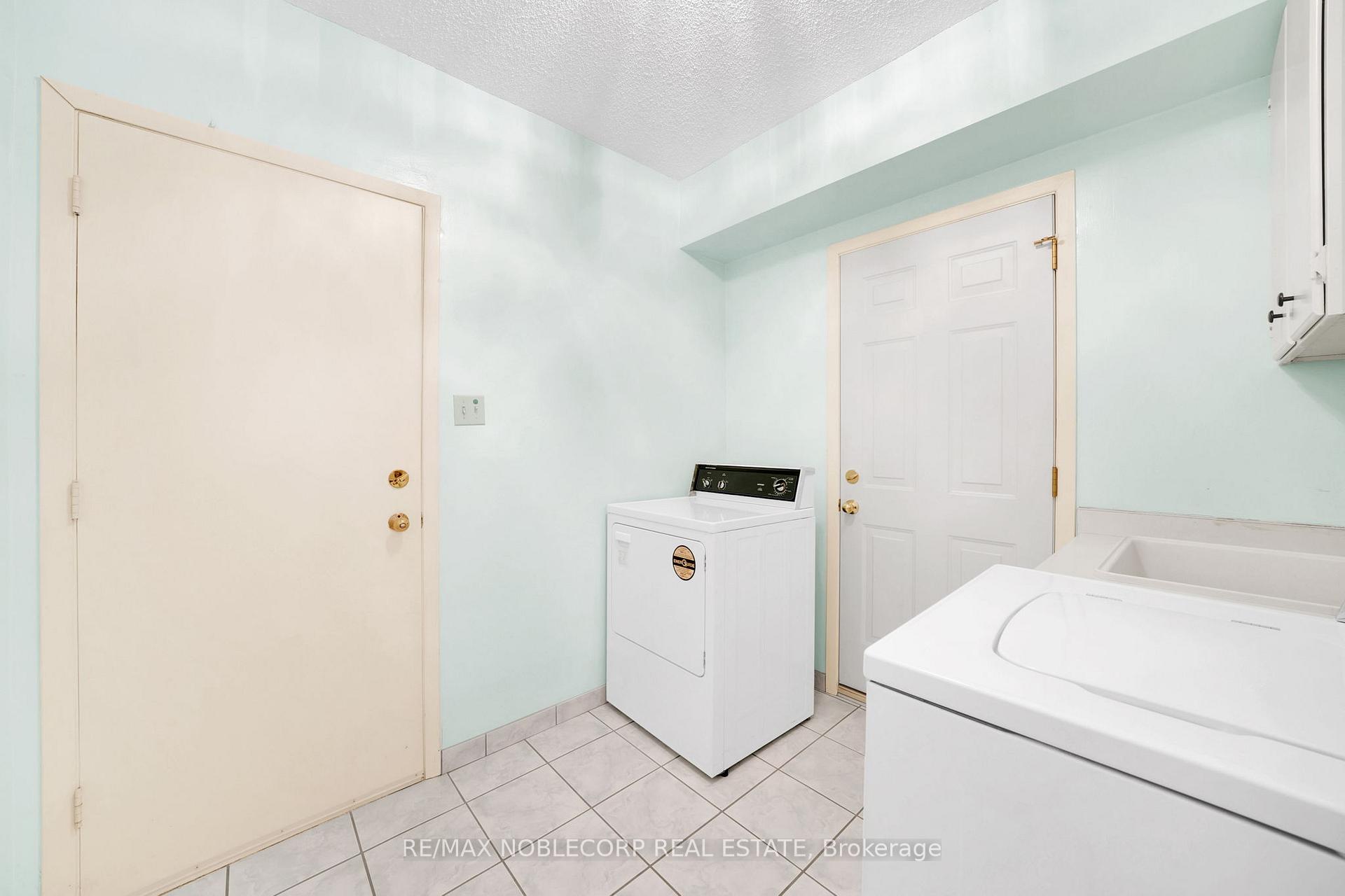 Photo 17 of 62 Coronation Circle, Brampton, Heart Lake West — HOMEH