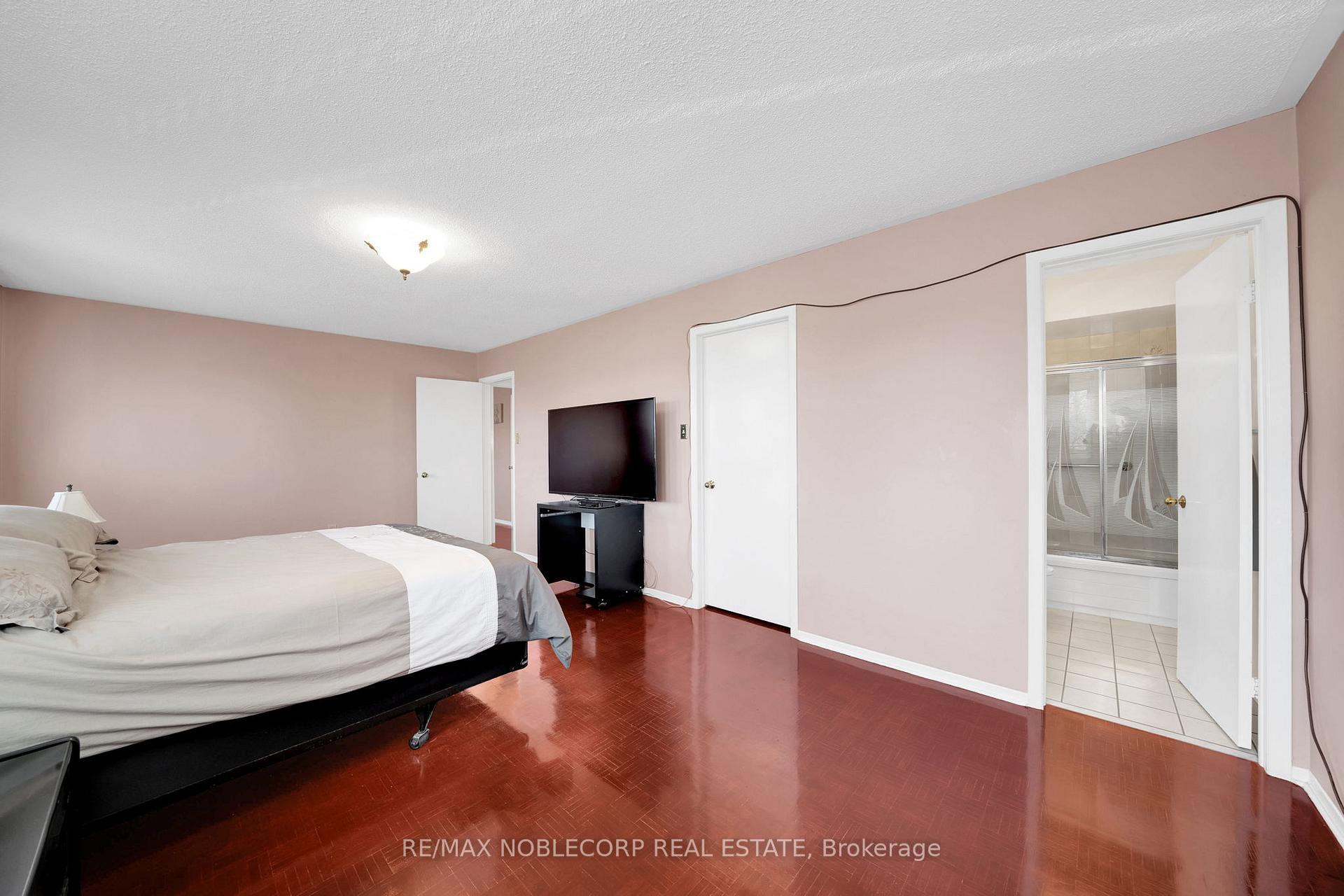 Photo 24 of 62 Coronation Circle, Brampton, Heart Lake West — HOMEH