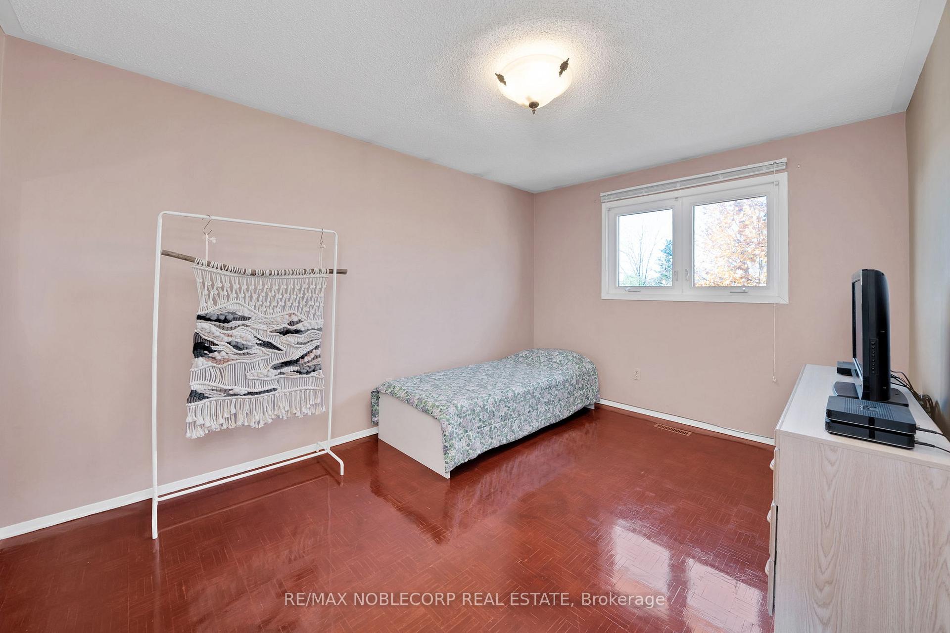 Photo 27 of 62 Coronation Circle, Brampton, Heart Lake West — HOMEH