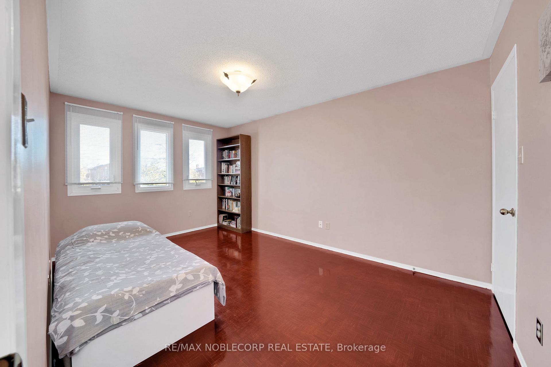 Photo 26 of 62 Coronation Circle, Brampton, Heart Lake West — HOMEH